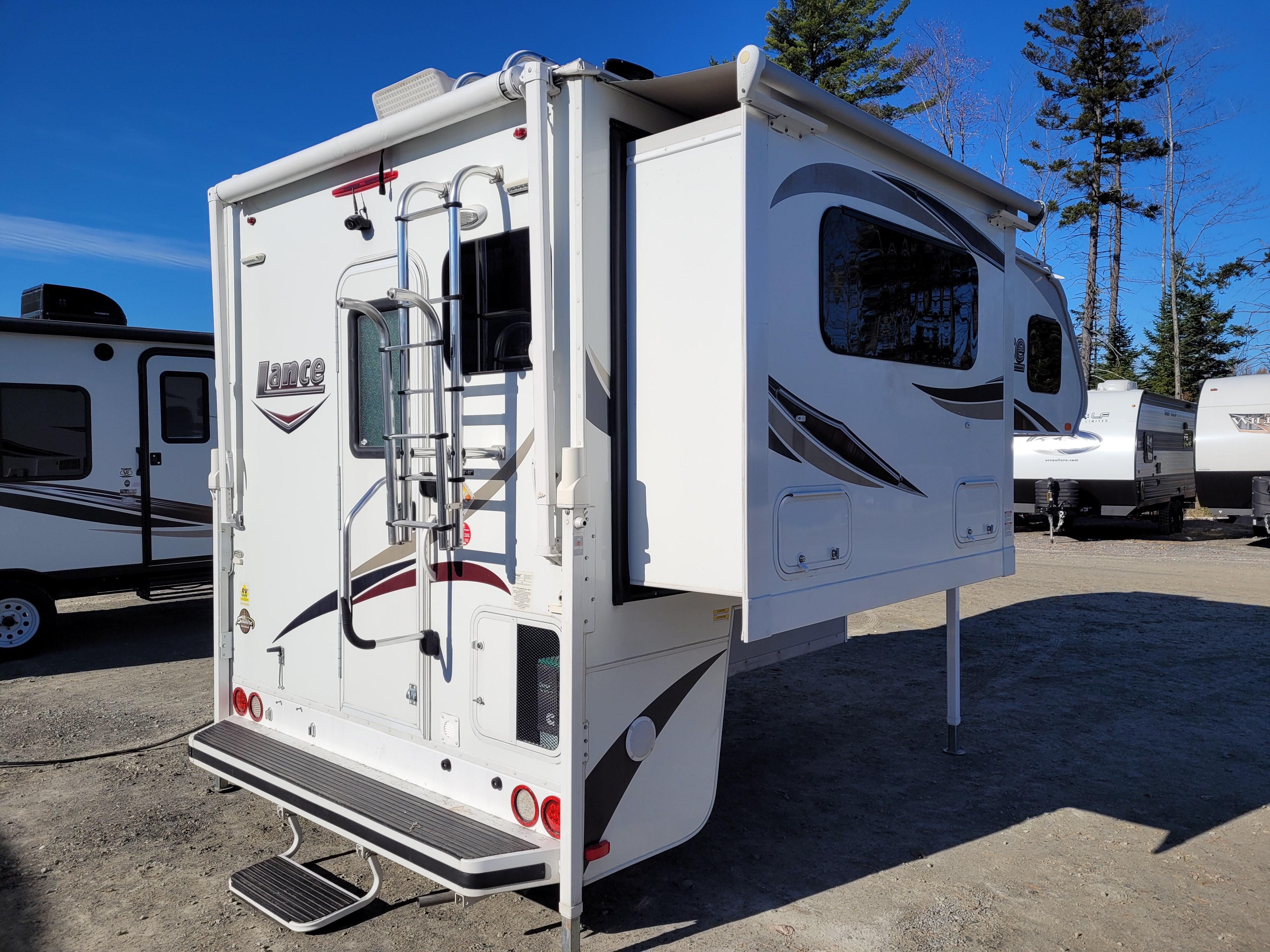 Caravane portée de marque Lance camper à vendre à Lanoraie
