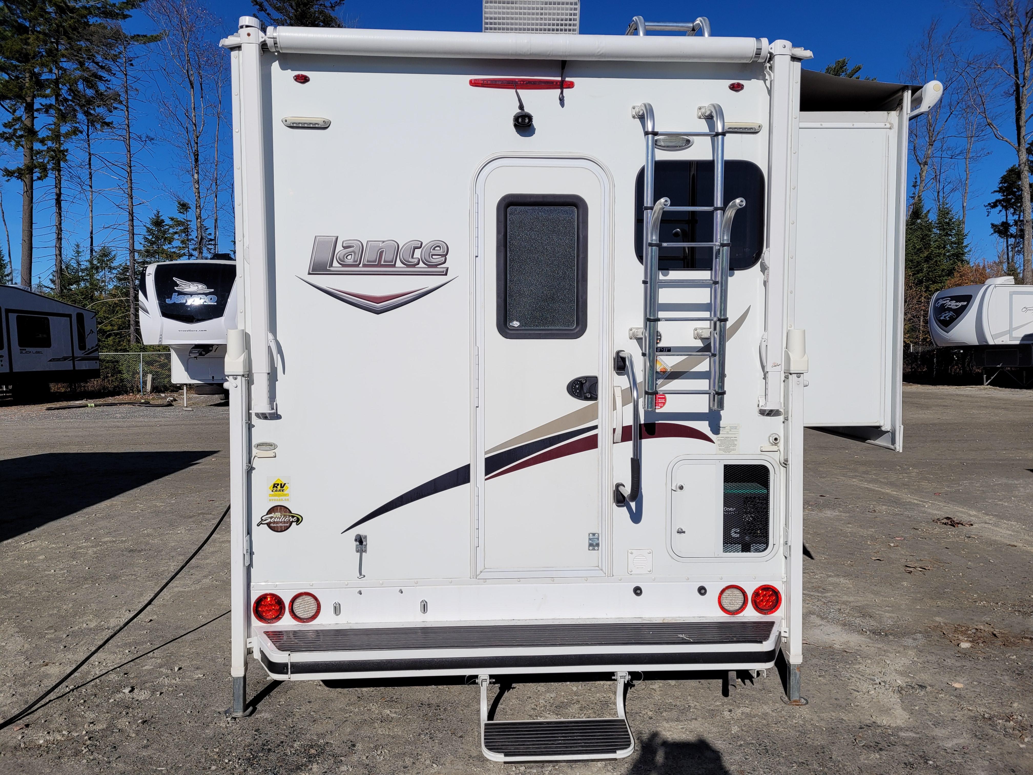 Caravane portée de marque Lance camper à vendre à Lanoraie