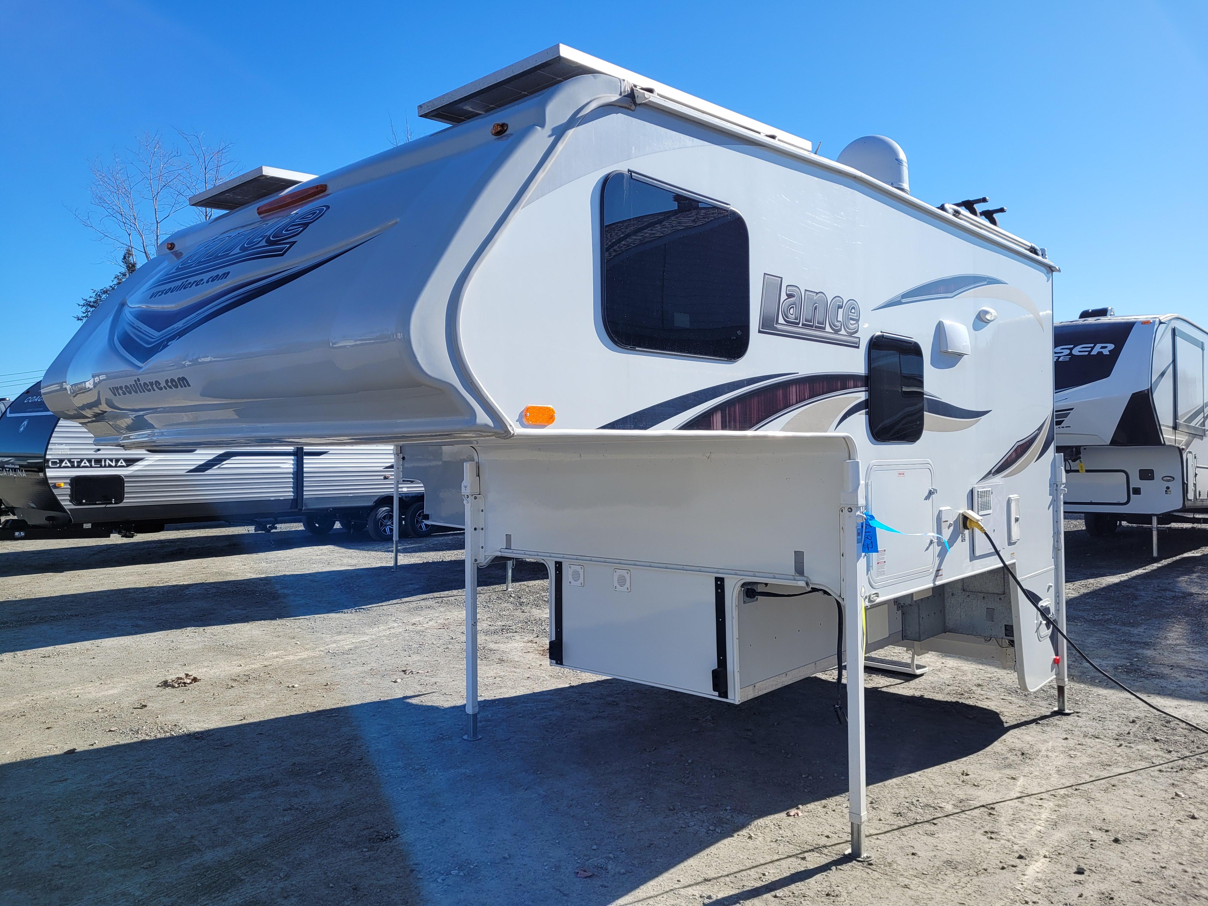 Caravane portée de marque Lance camper à vendre à Lanoraie