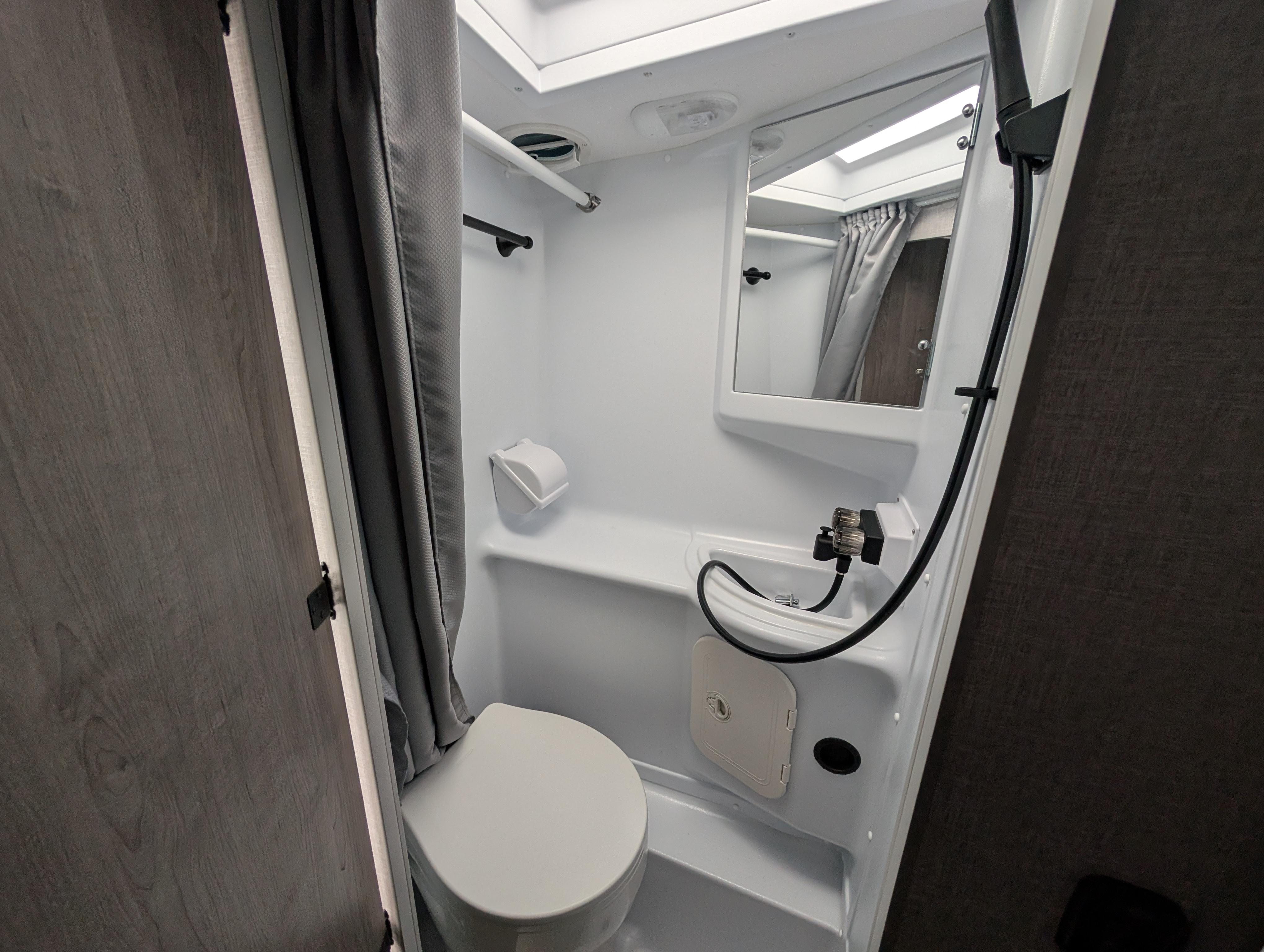 Caravane portée de marque Lance camper à vendre à Lanoraie