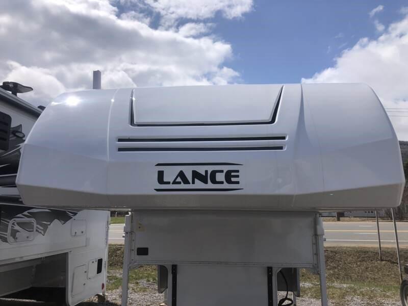 Caravane portée de marque Lance camper à vendre à Lanoraie