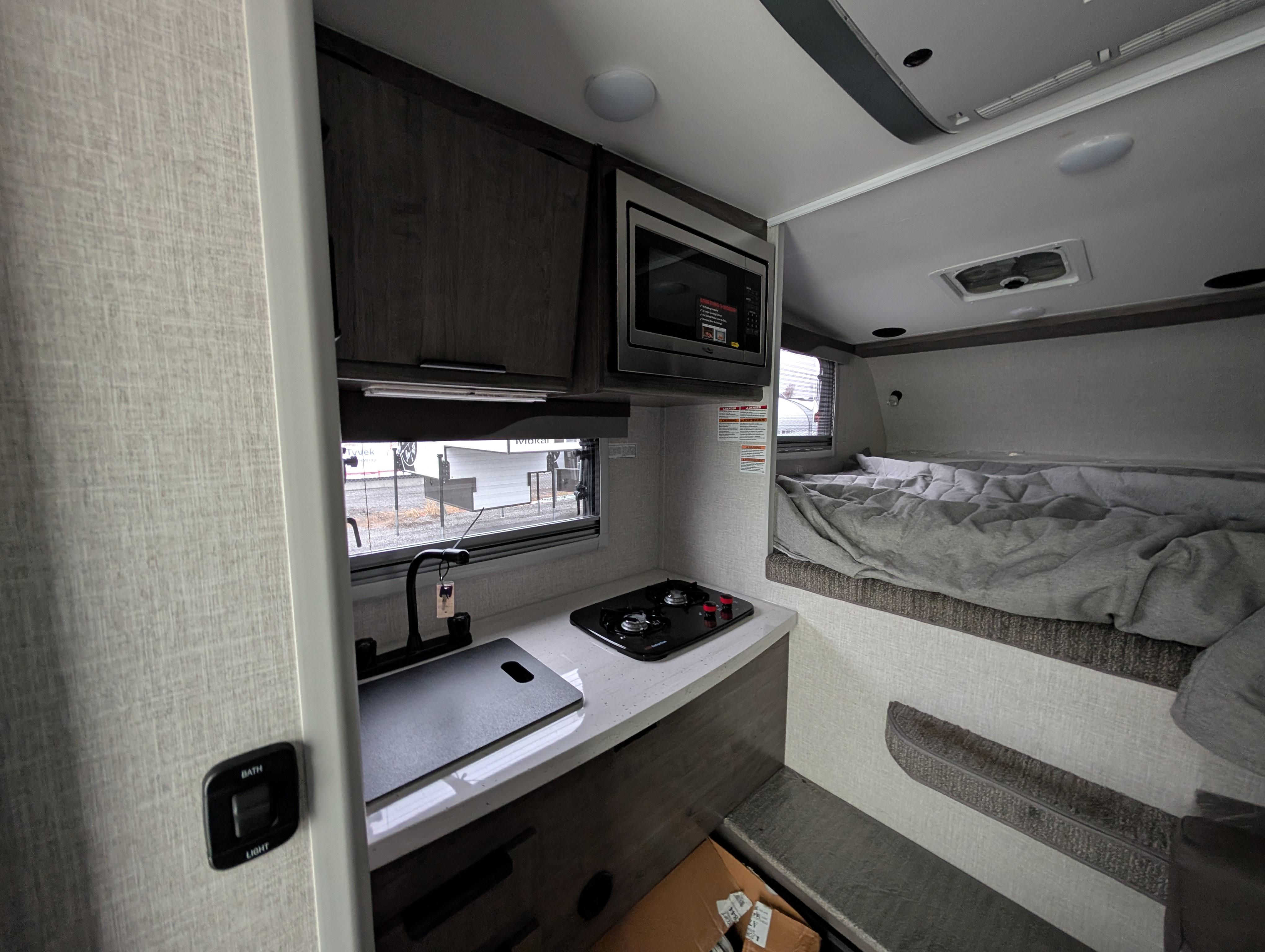 Caravane portée de marque Lance camper à vendre à Lanoraie