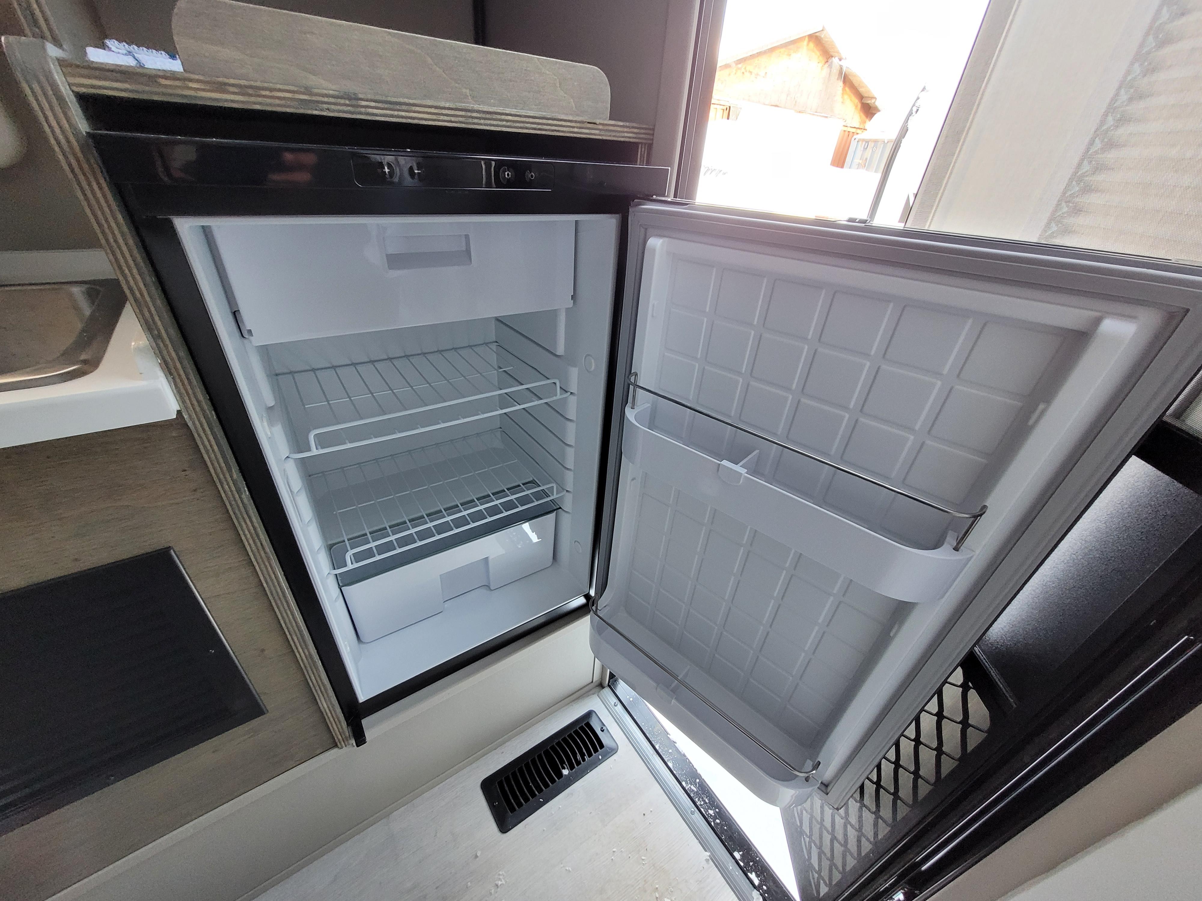 Caravane portée de marque Bigfoot rv à vendre à Lanoraie