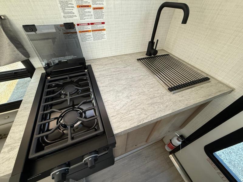 Caravane portée de marque Bigfoot rv à vendre à Lanoraie