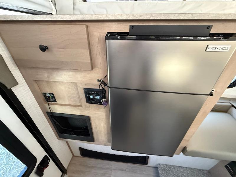 Caravane portée de marque Bigfoot rv à vendre à Lanoraie