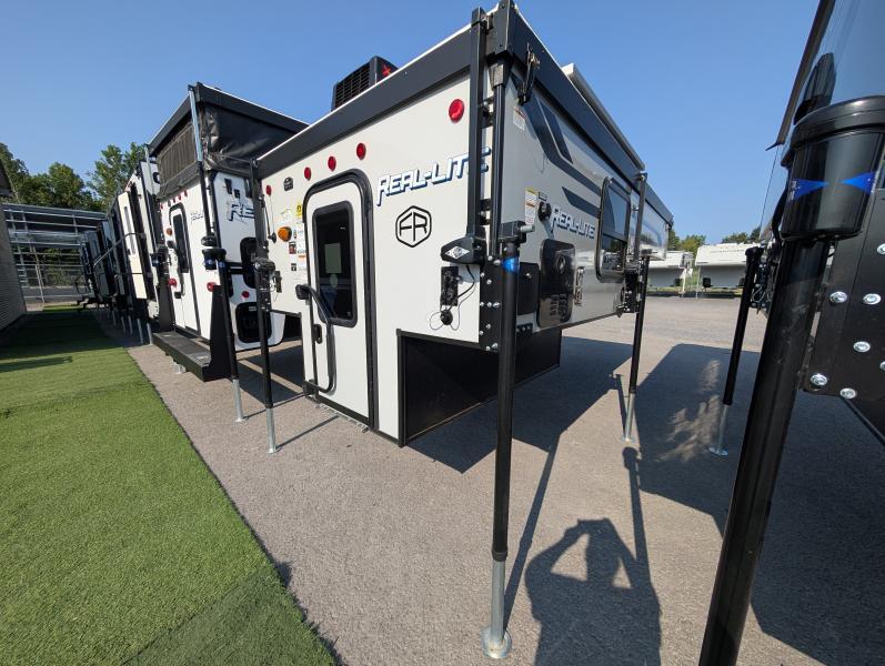 Caravane portée de marque Bigfoot rv à vendre à Lanoraie