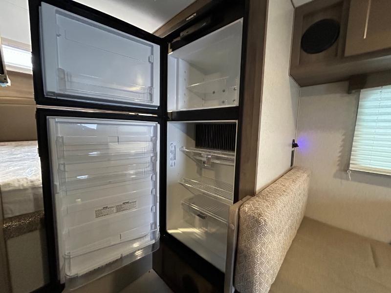 Caravane portée de marque Adventurer à vendre à Lanoraie