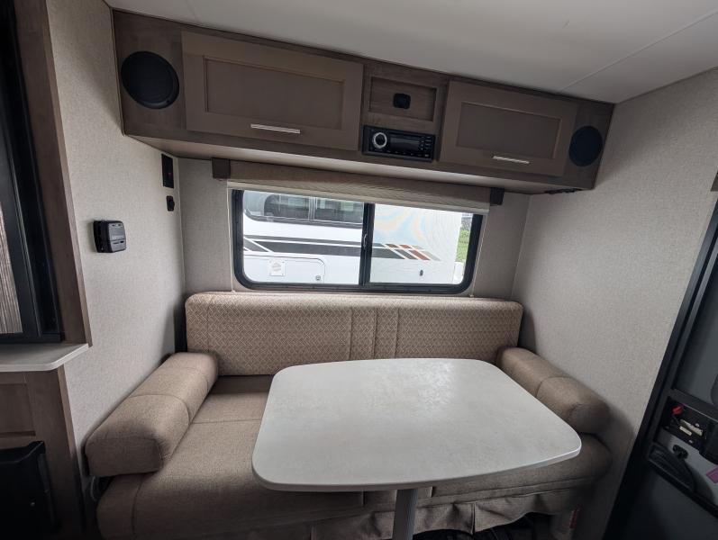 Caravane portée de marque Adventurer à vendre à Lanoraie