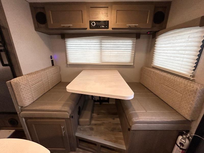 Caravane portée de marque Adventurer à vendre à Lanoraie