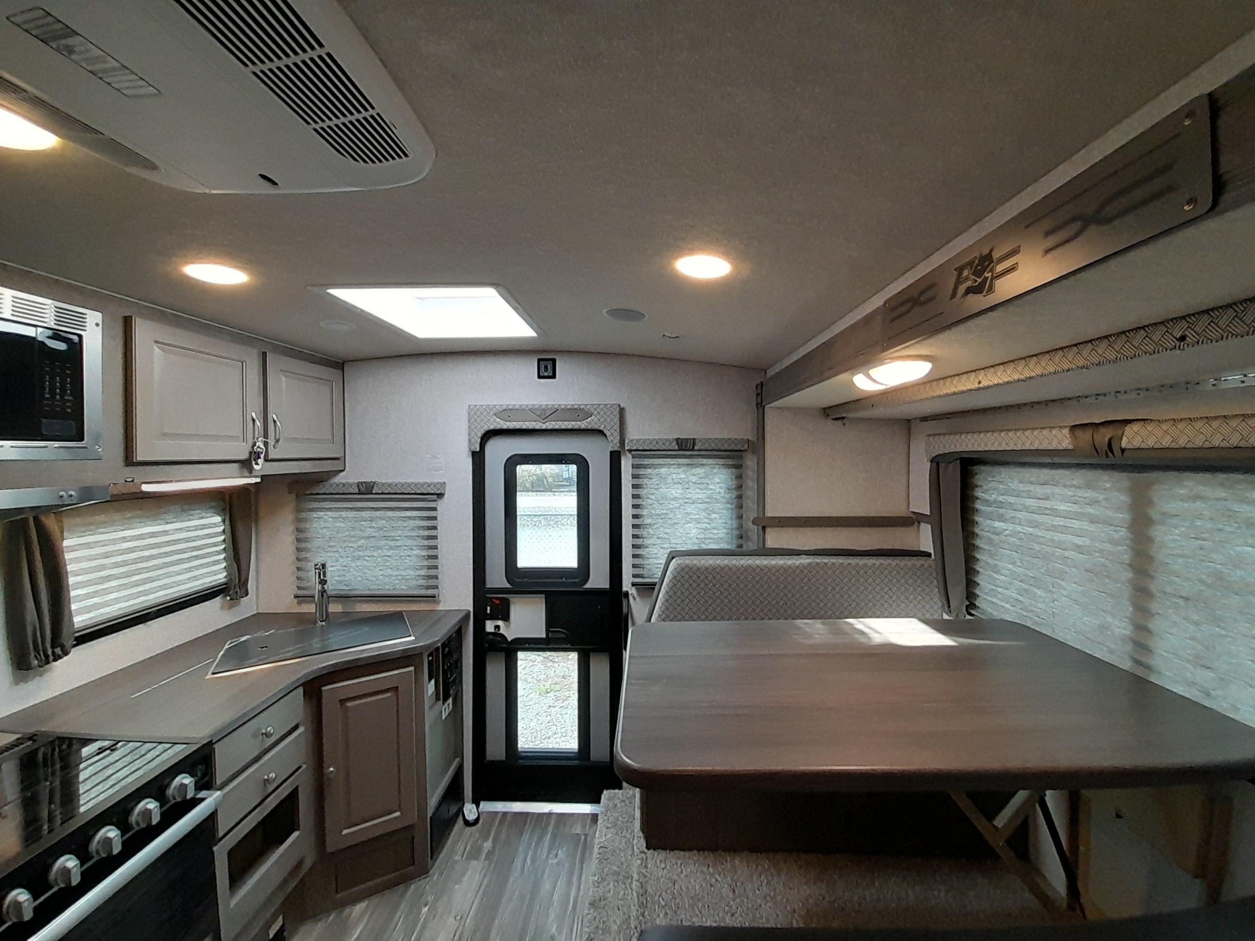Caravane portée de marque Travel lite rv à vendre à Lanoraie