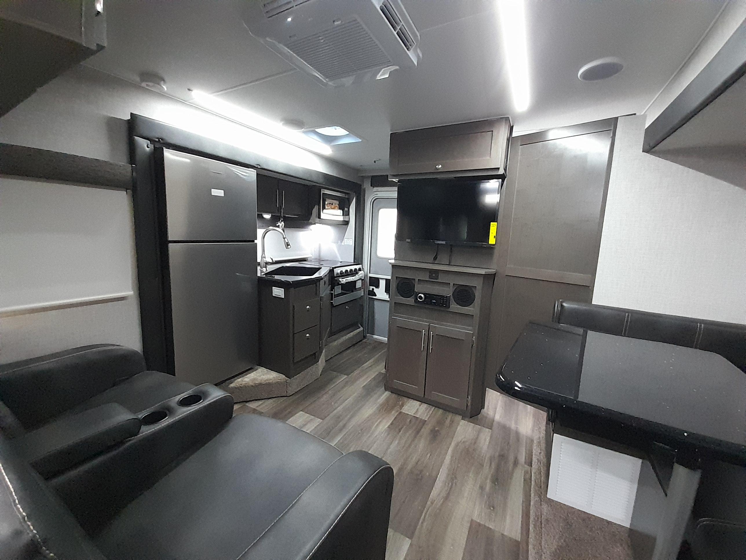 Caravane portée de marque Lance camper à vendre à Lanoraie
