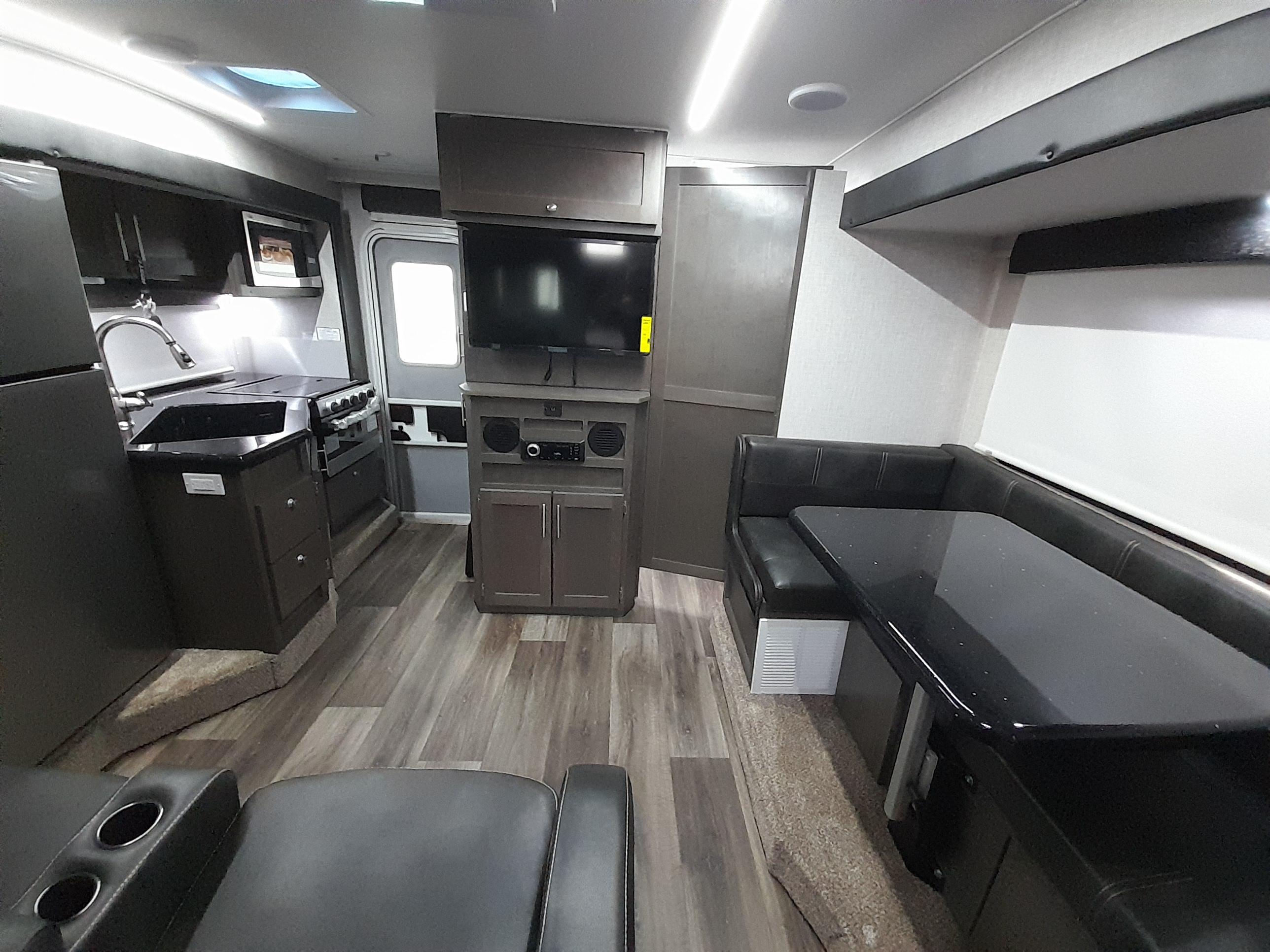 Caravane portée de marque Lance camper à vendre à Lanoraie