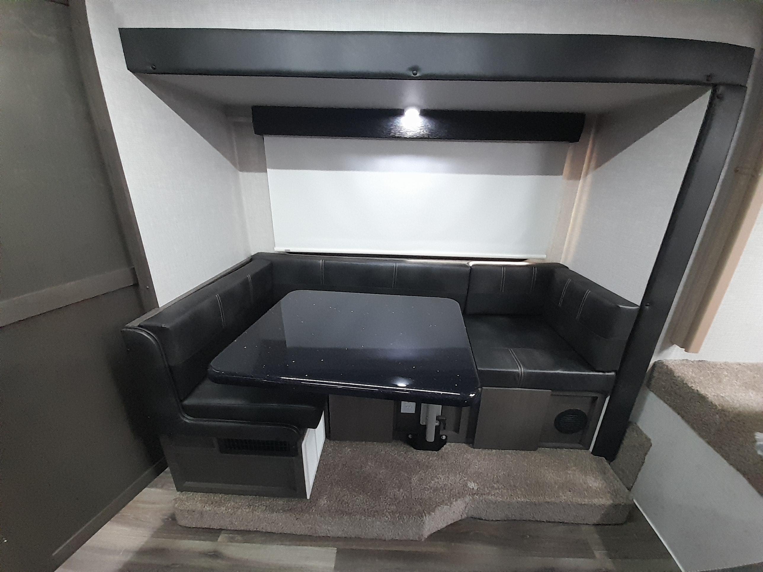 Caravane portée de marque Lance camper à vendre à Lanoraie