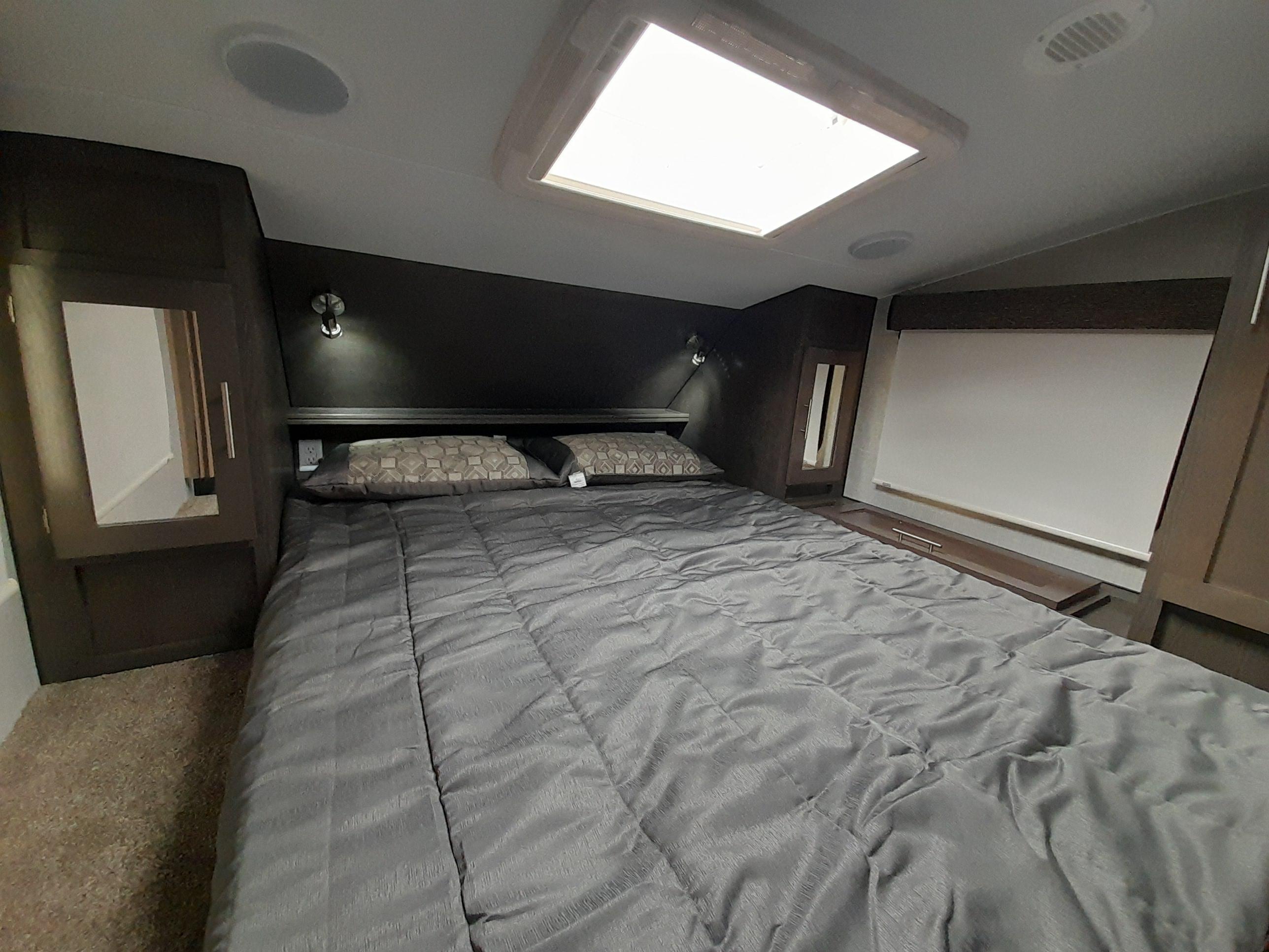 Caravane portée de marque Lance camper à vendre à Lanoraie