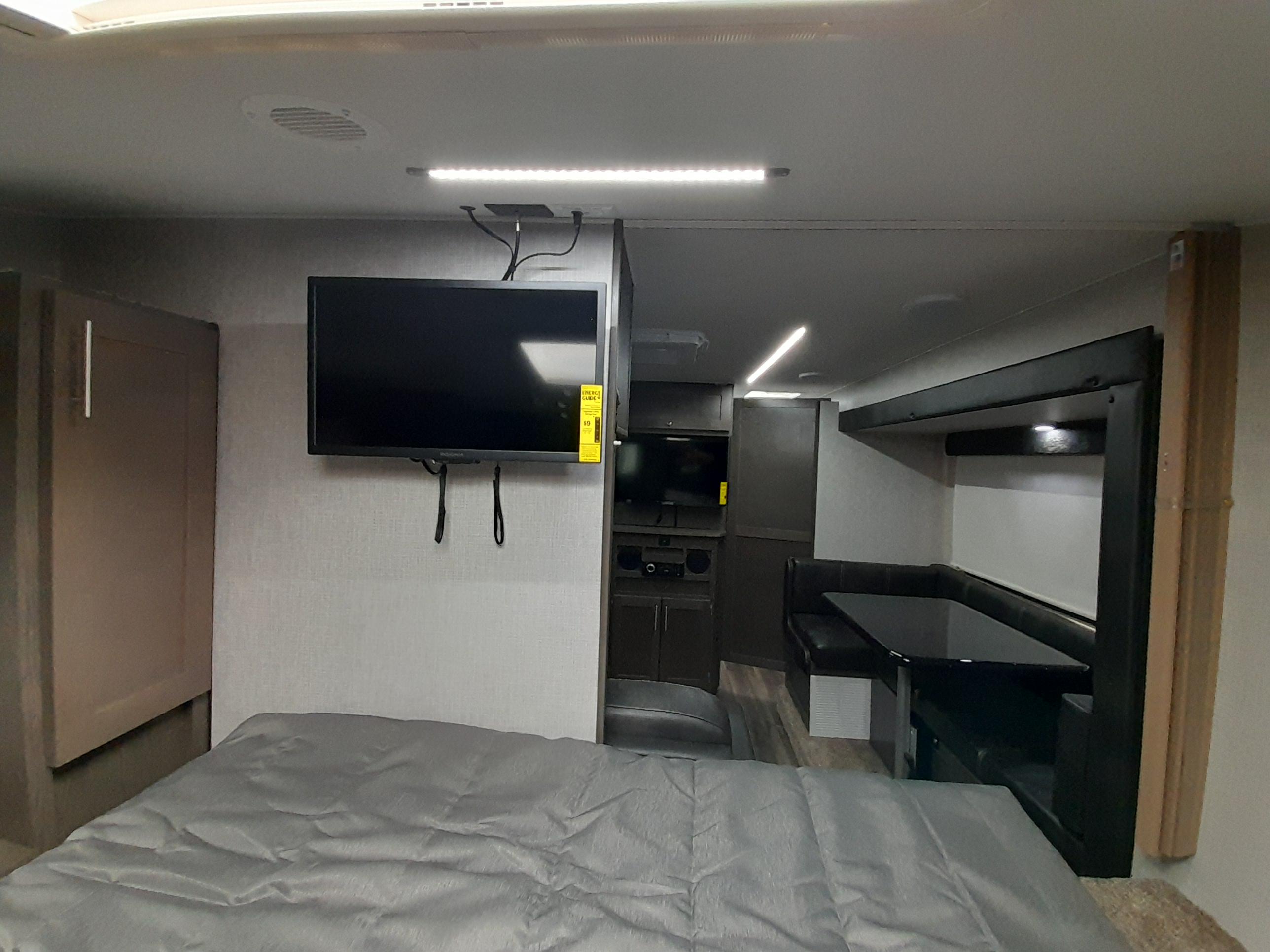 Caravane portée de marque Lance camper à vendre à Lanoraie