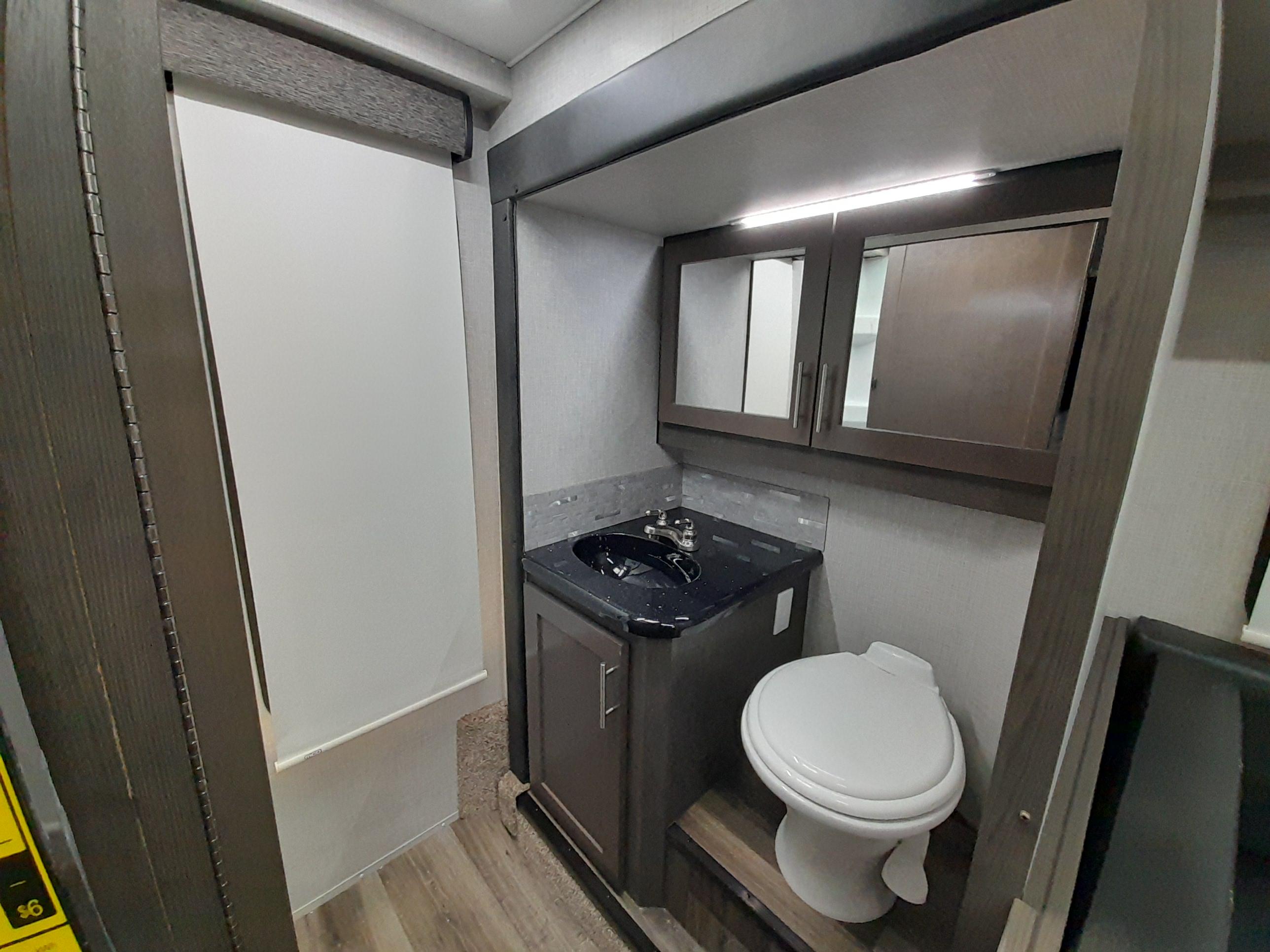 Caravane portée de marque Lance camper à vendre à Lanoraie