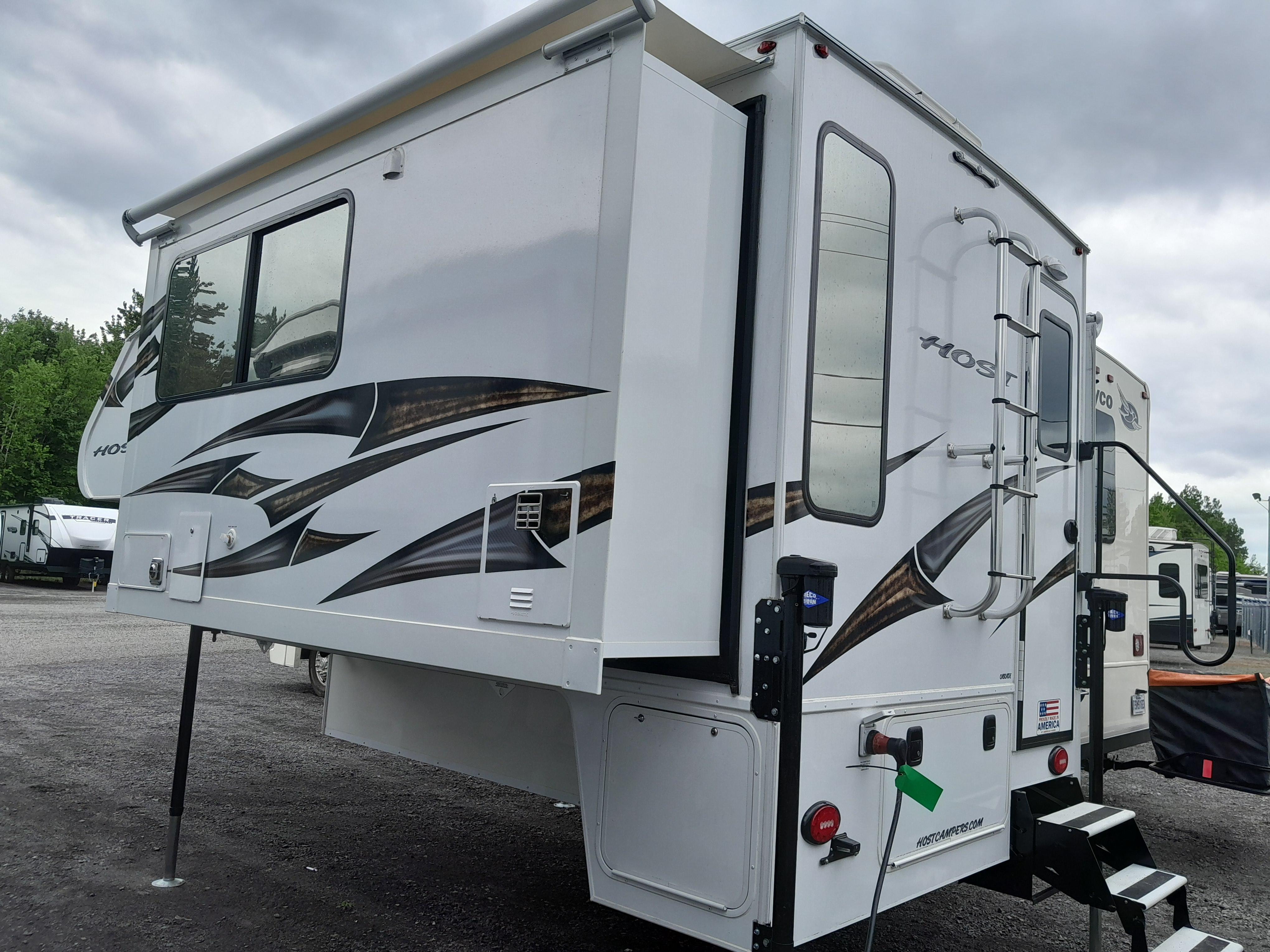 Caravane portée de marque Lance camper à vendre à Lanoraie