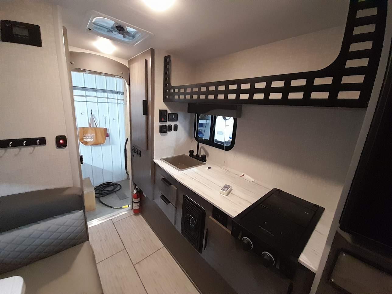 Lance camper Caravane portée for sale in Lanoraie