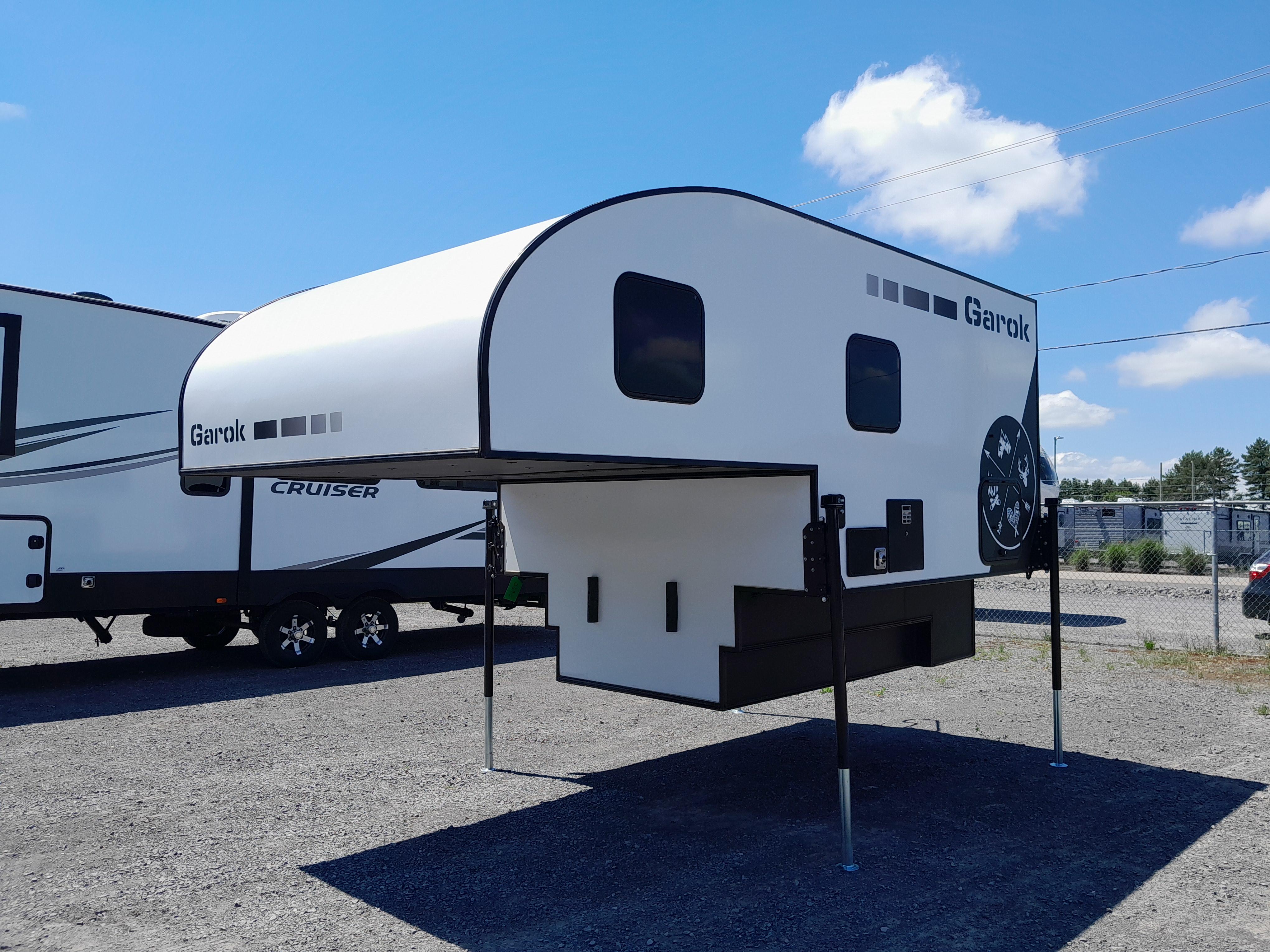 Caravane portée de marque Lance camper à vendre à Lanoraie