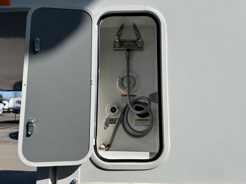 Caravane portée de marque Adventurer à vendre à Lanoraie