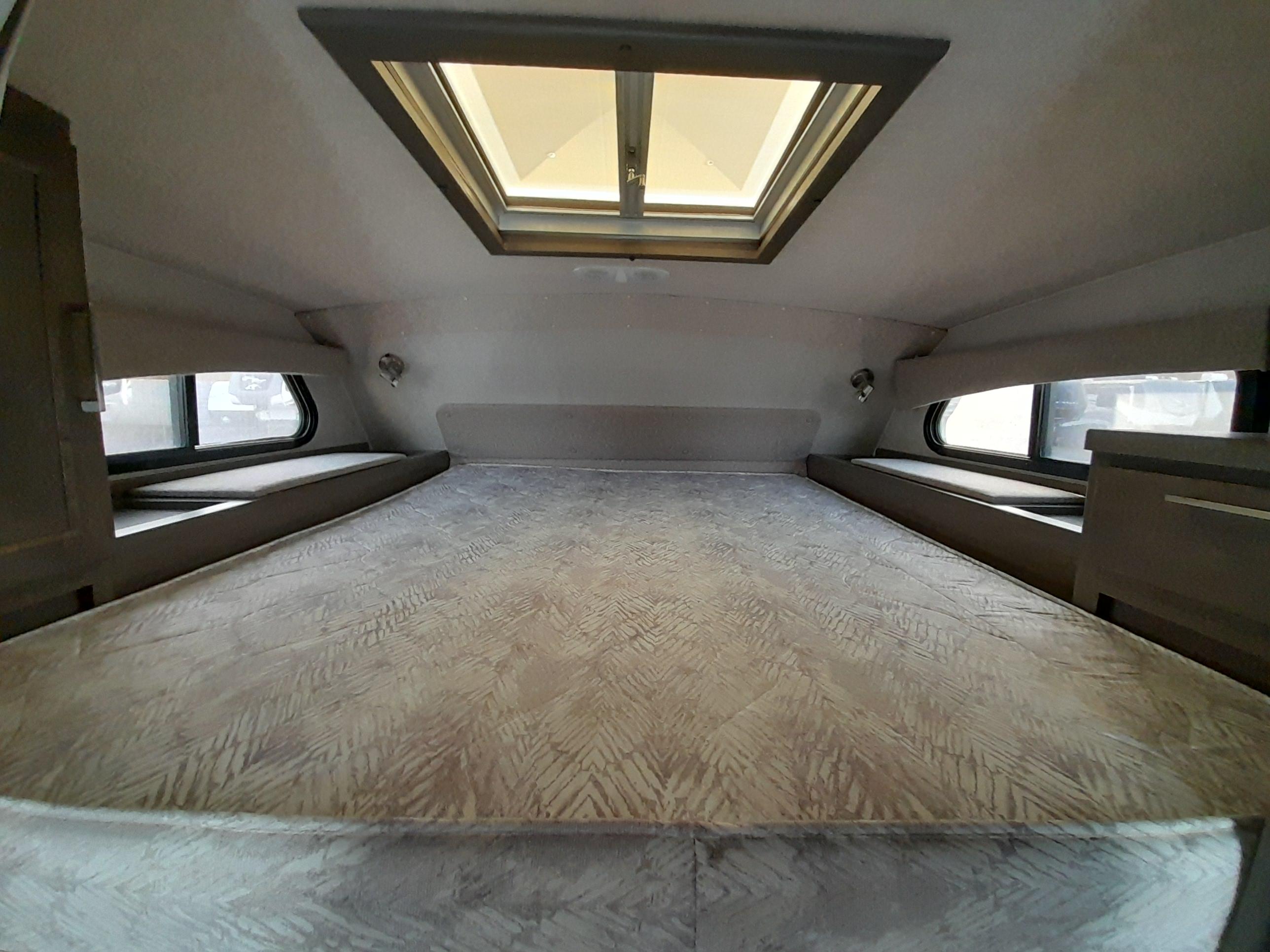 Caravane portée de marque Bigfoot rv à vendre à Lanoraie