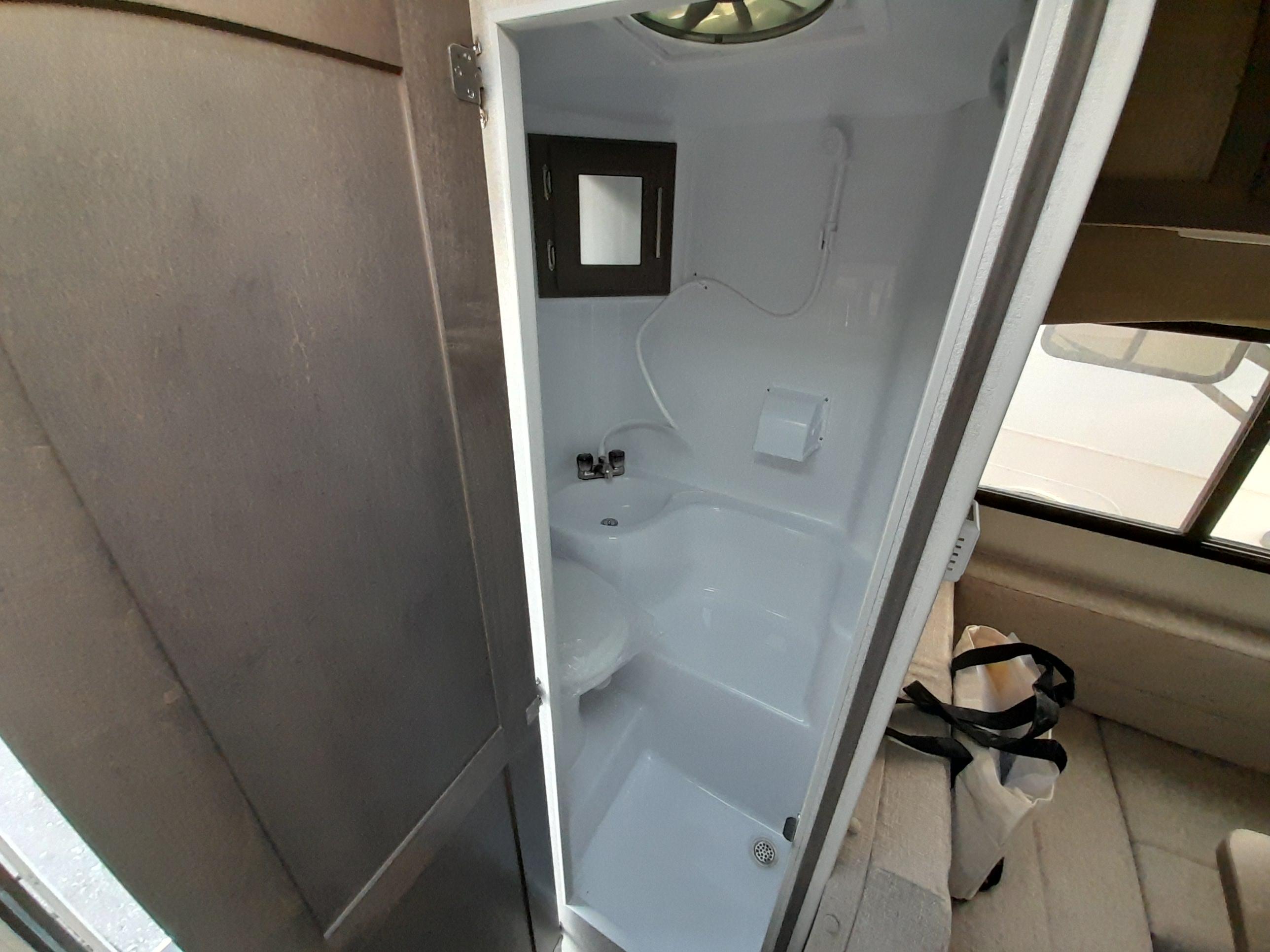Caravane portée de marque Bigfoot rv à vendre à Lanoraie