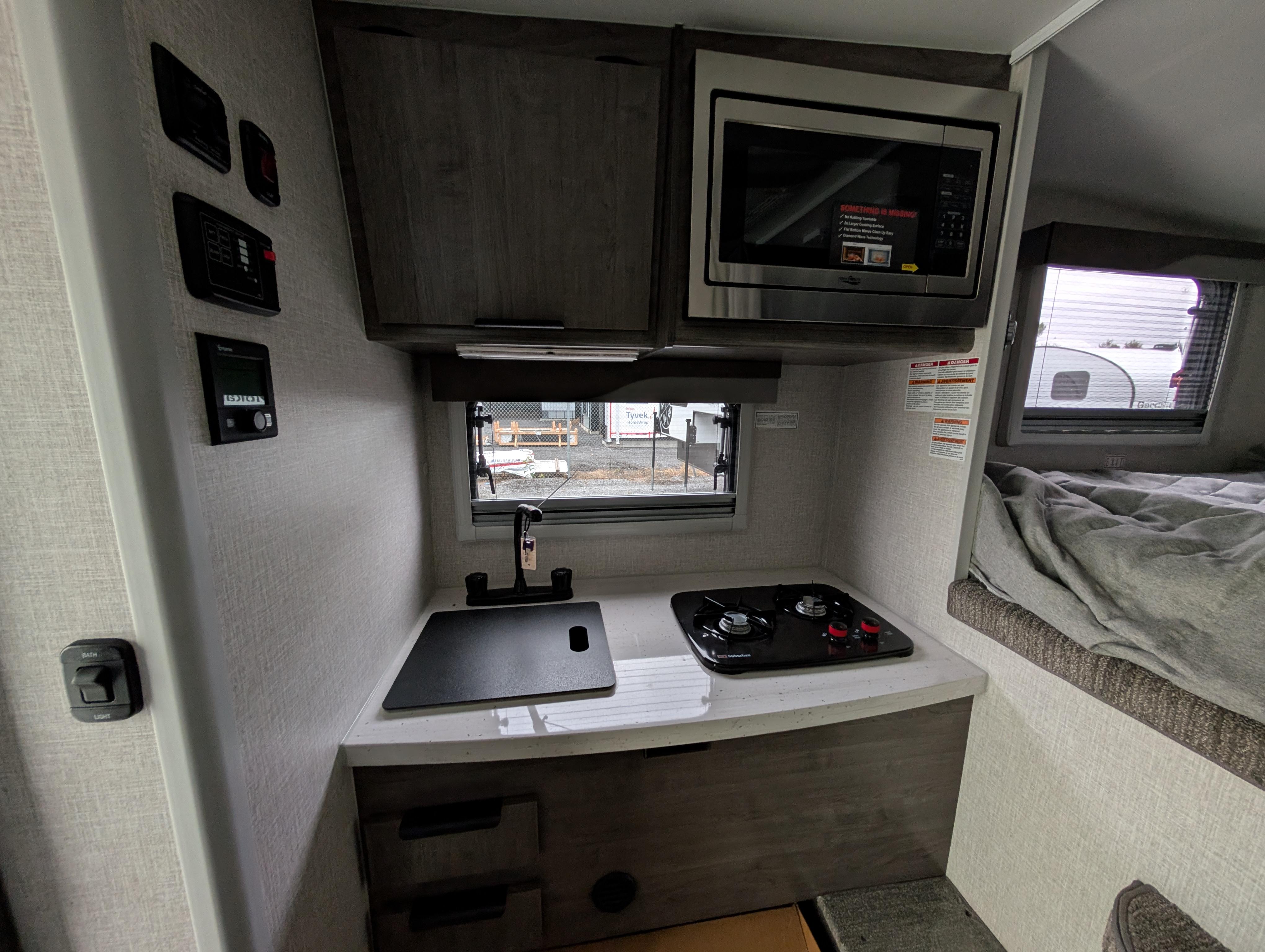 Caravane portée de marque Lance camper à vendre à Lanoraie