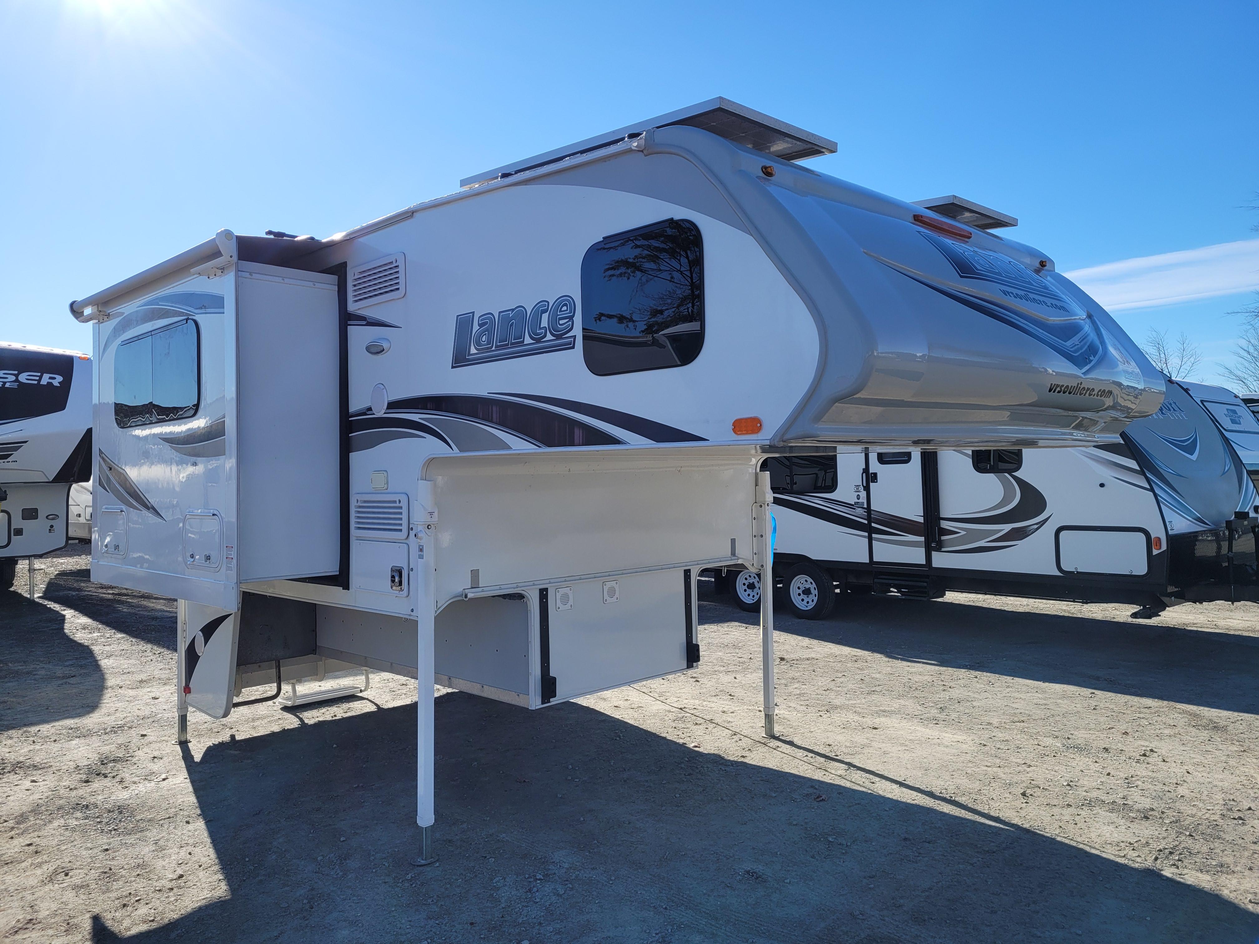 Caravane portée de marque Lance camper à vendre à Lanoraie