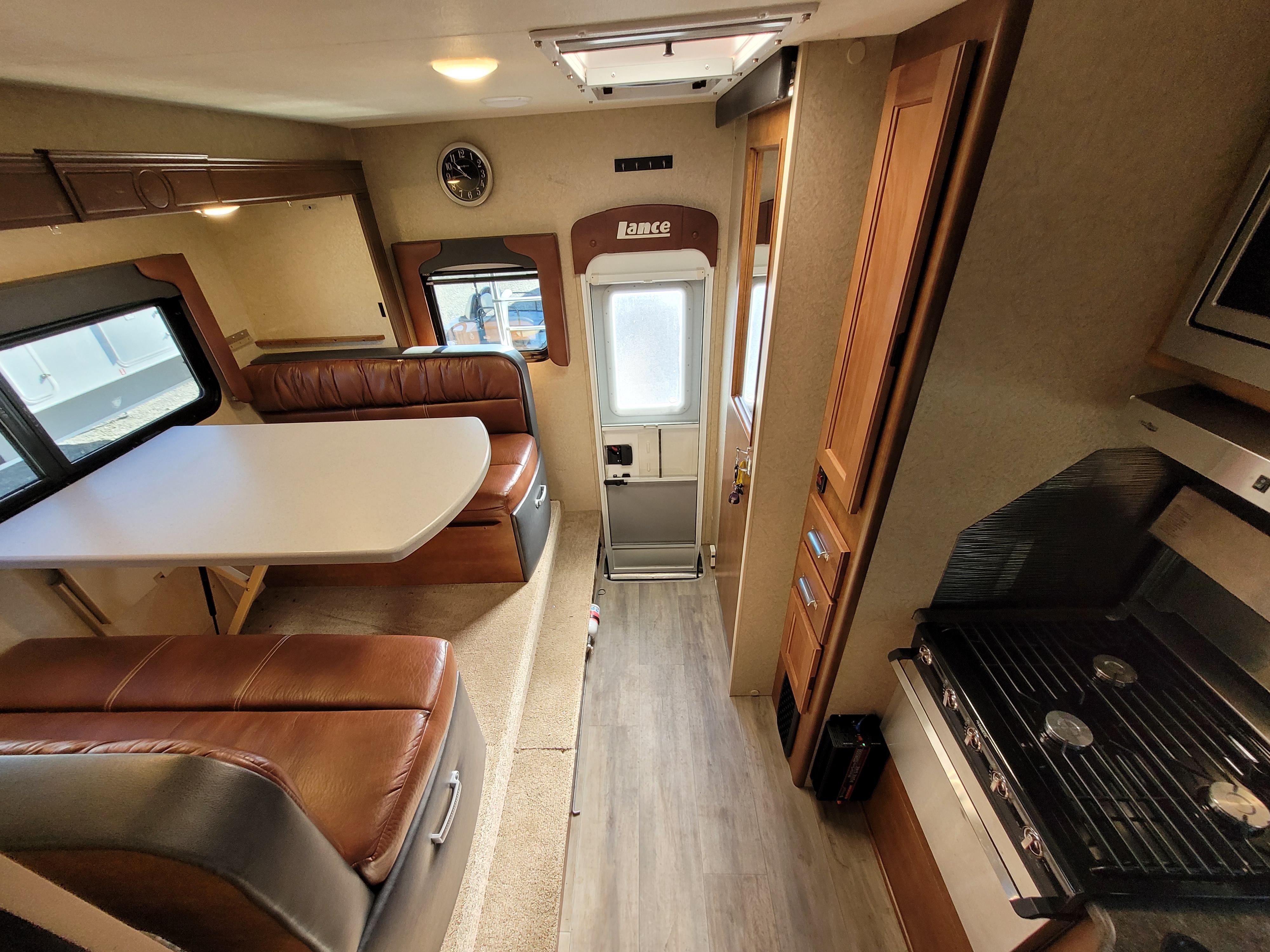Caravane portée de marque Lance camper à vendre à Lanoraie
