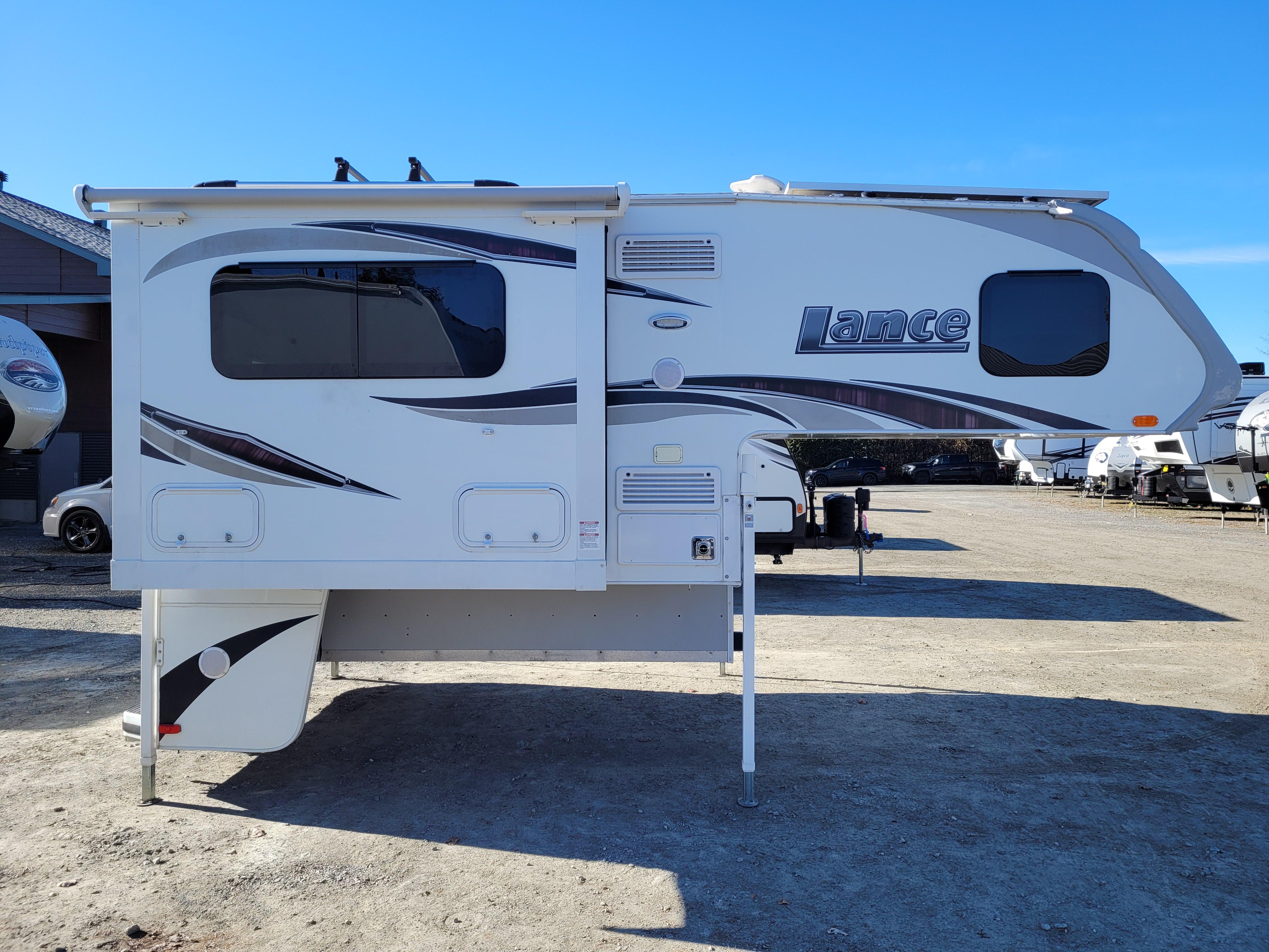 Caravane portée de marque Lance camper à vendre à Lanoraie