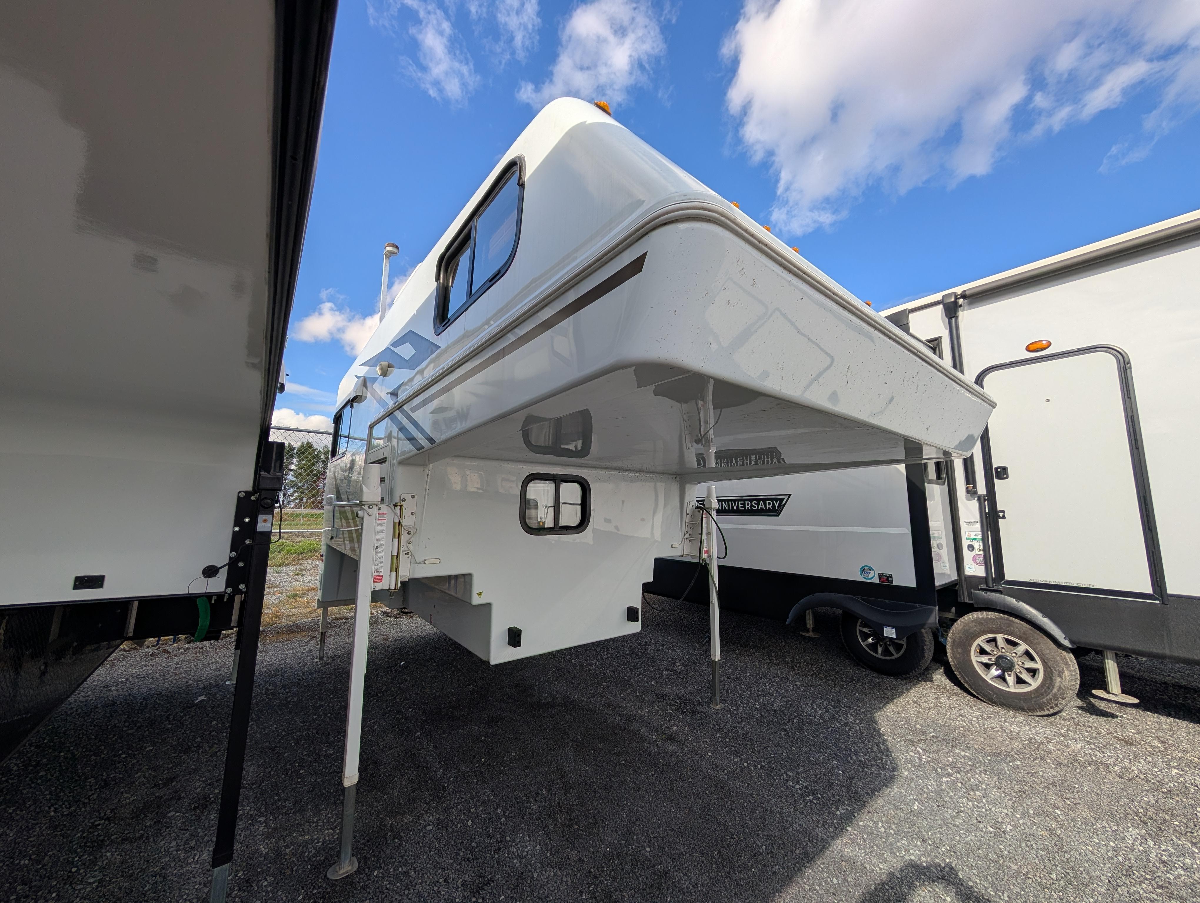 Caravane portée de marque Bigfoot rv à vendre à Lanoraie