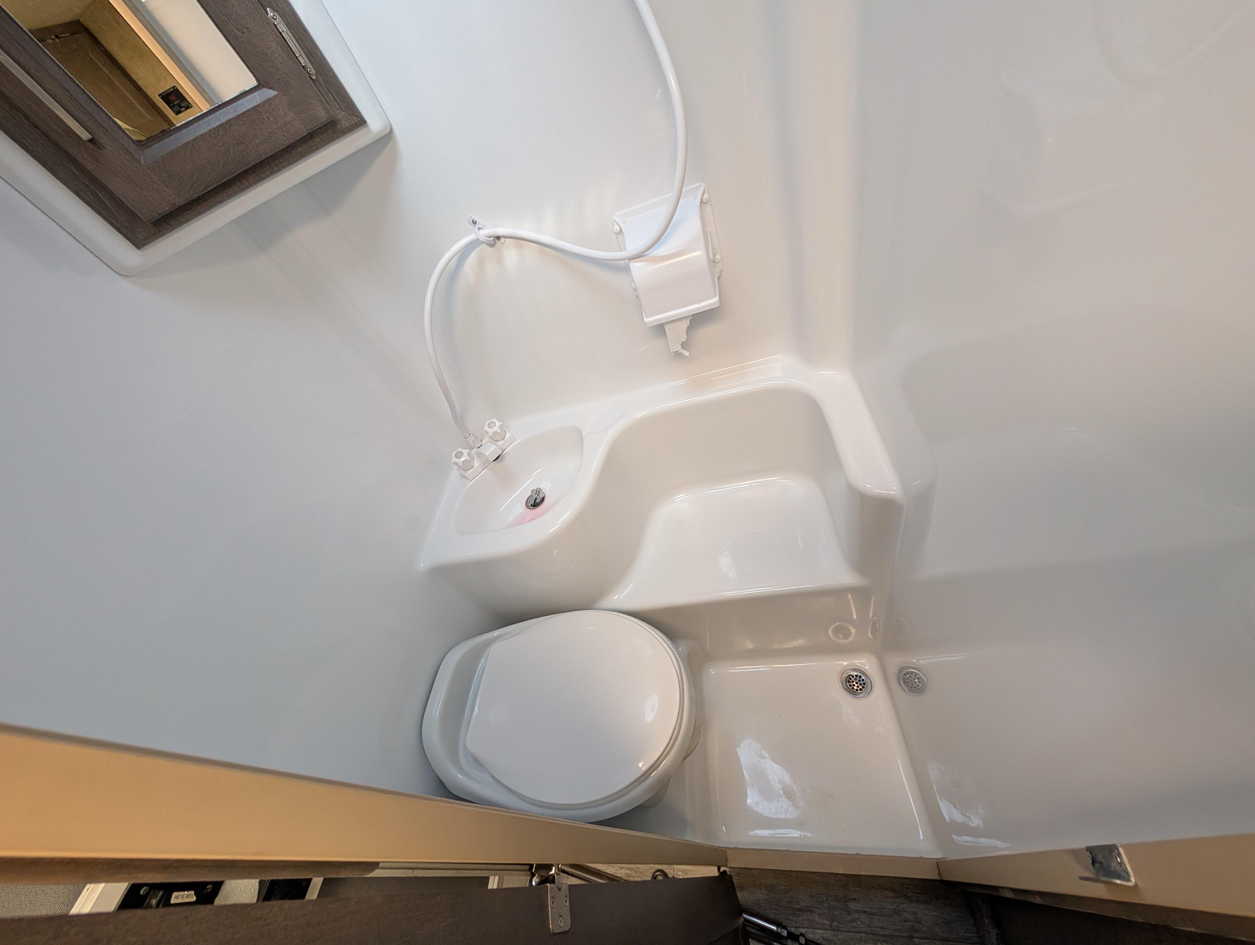 Caravane portée de marque Bigfoot rv à vendre à Lanoraie