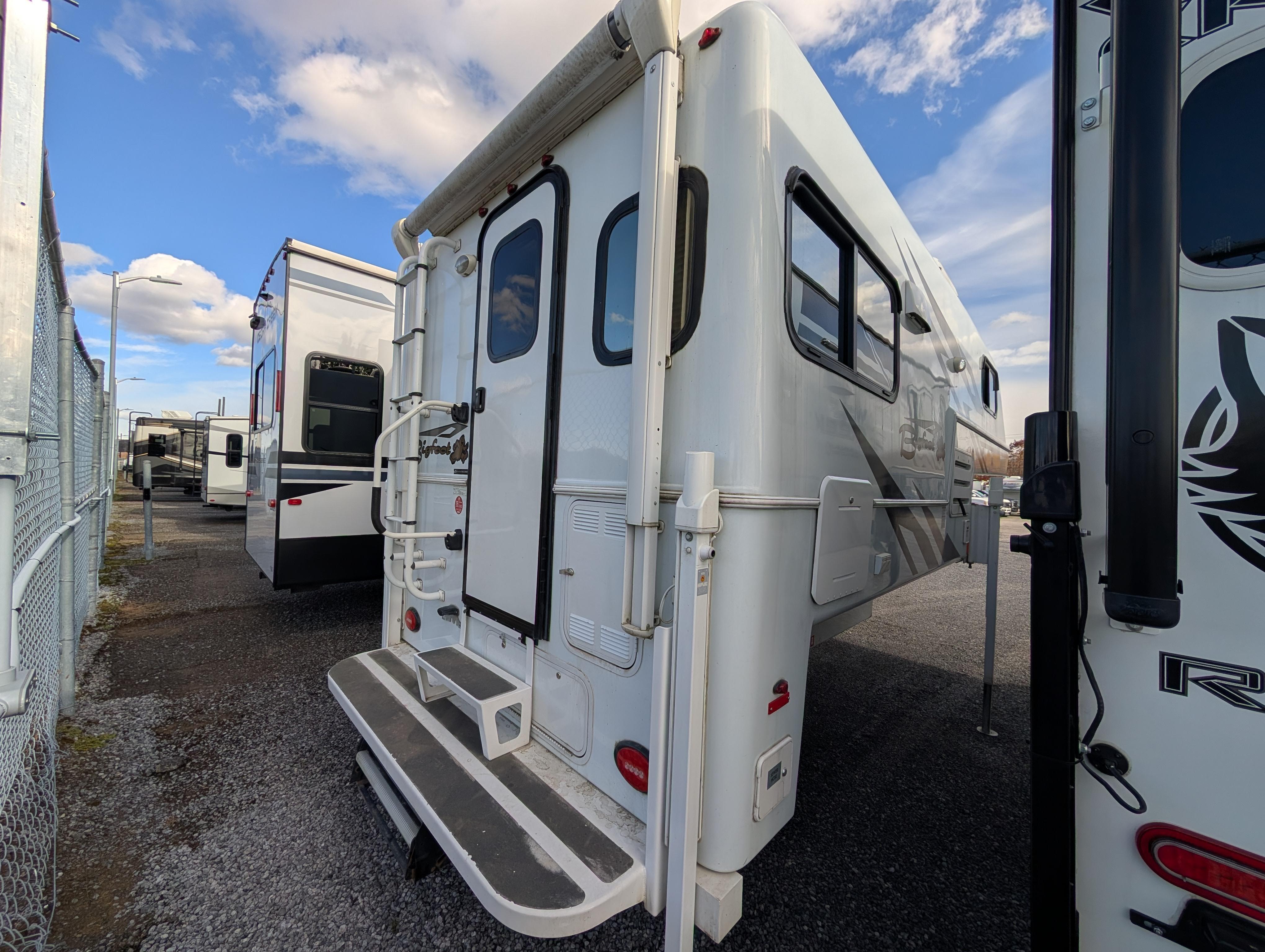 Caravane portée de marque Bigfoot rv à vendre à Lanoraie
