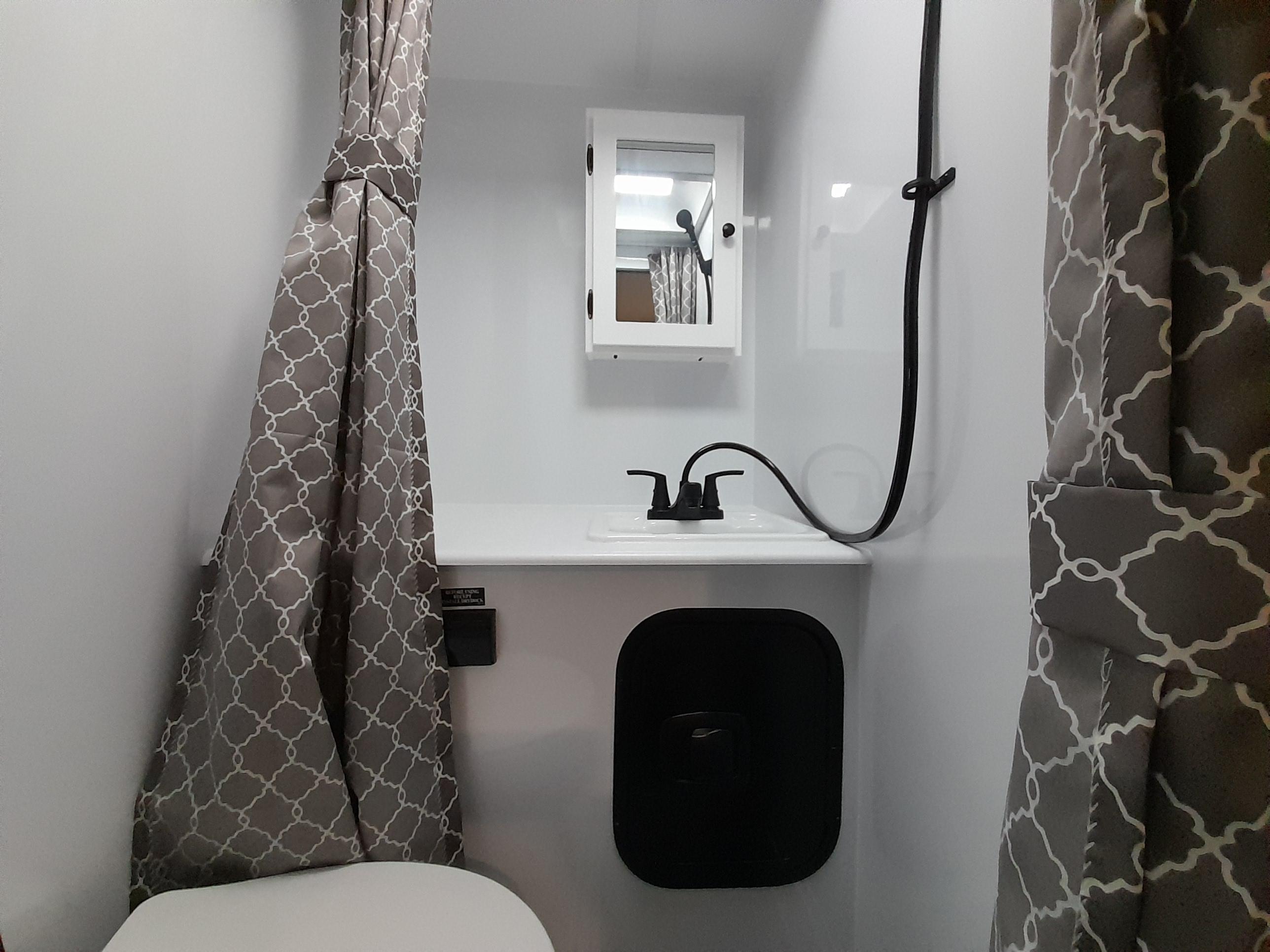 Adventurer Campeur for sale in Lanoraie