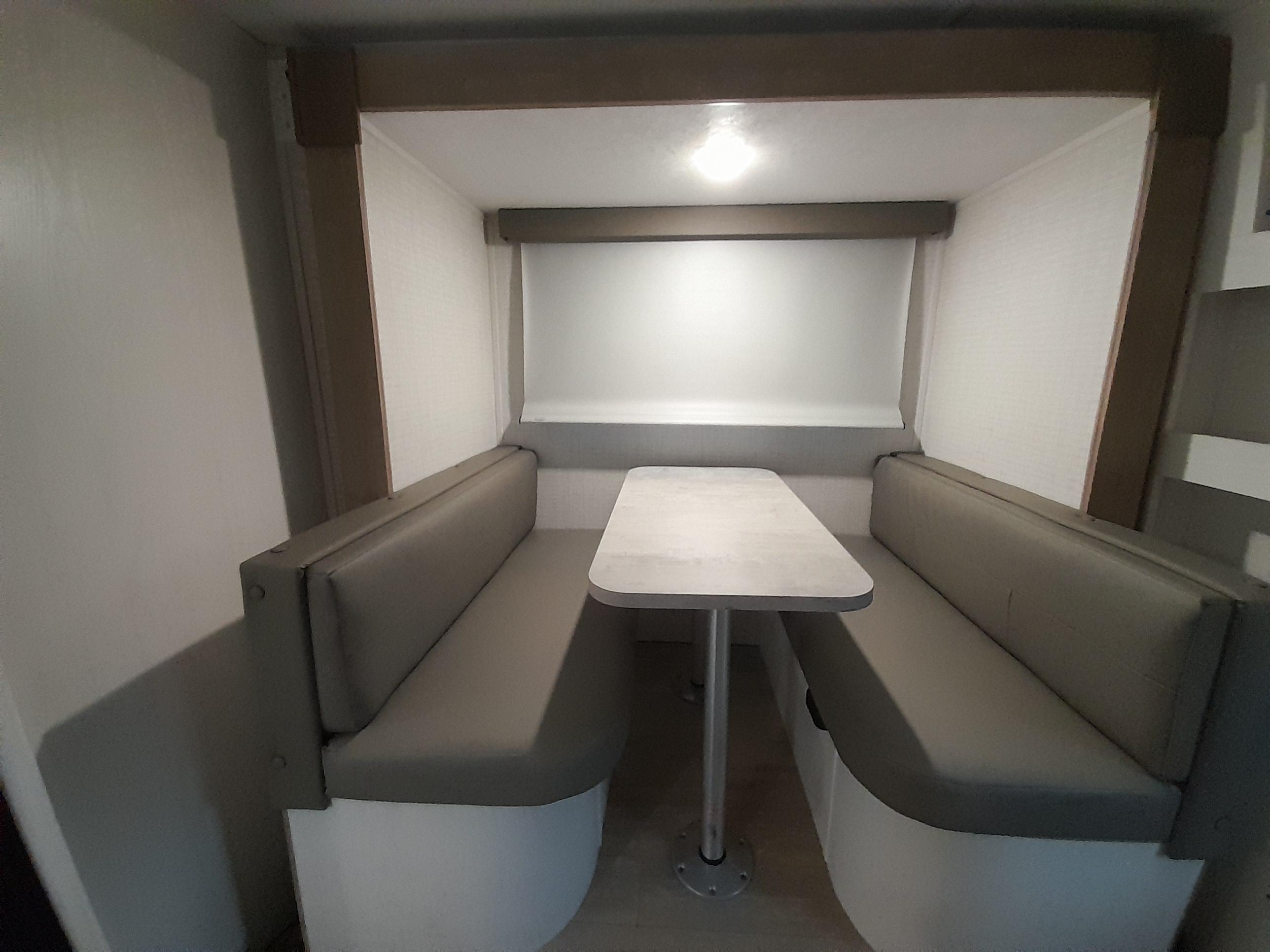 Adventurer Campeur for sale in Lanoraie
