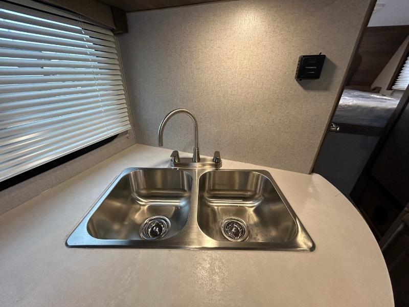 Caravane portée de marque Adventurer à vendre à Lanoraie