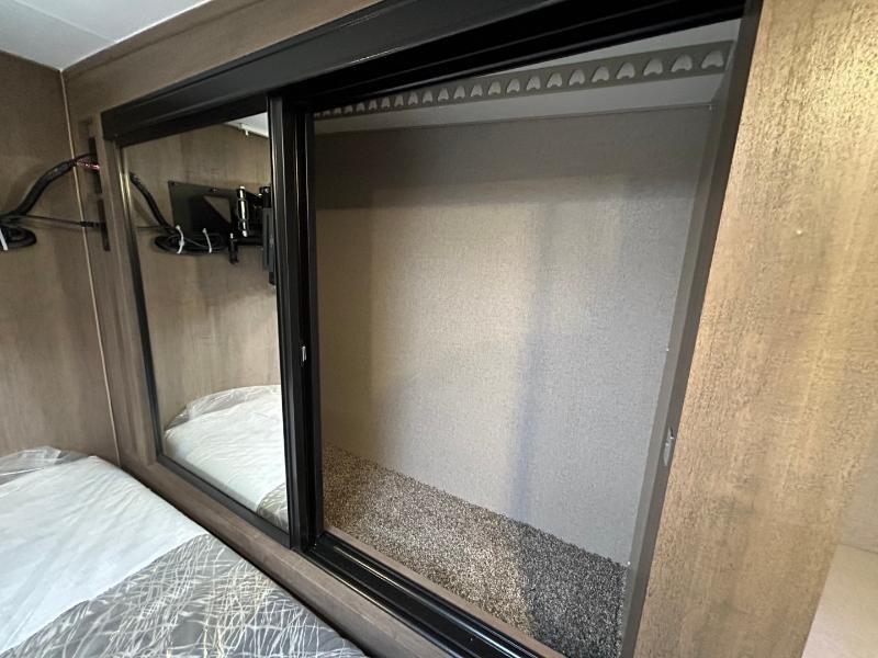 Caravane portée de marque Adventurer à vendre à Lanoraie