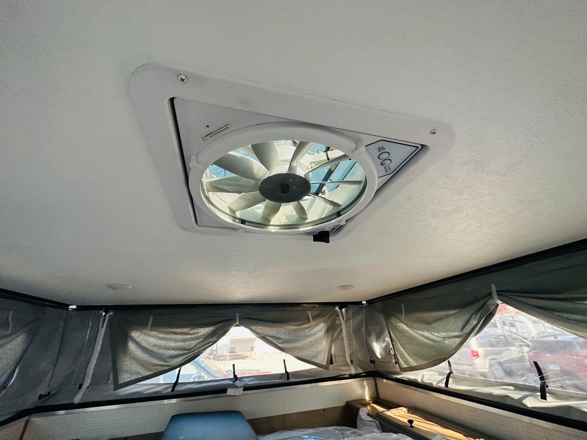Caravane portée de marque Palomino à vendre à Lanoraie