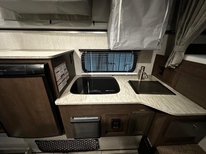 Travel lite Campeur for sale in Lanoraie