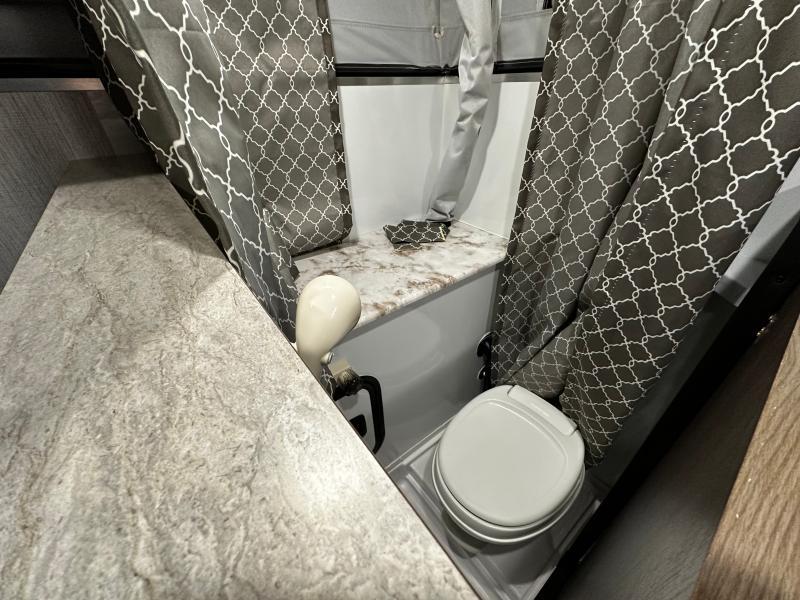 Travel lite Campeur for sale in Lanoraie