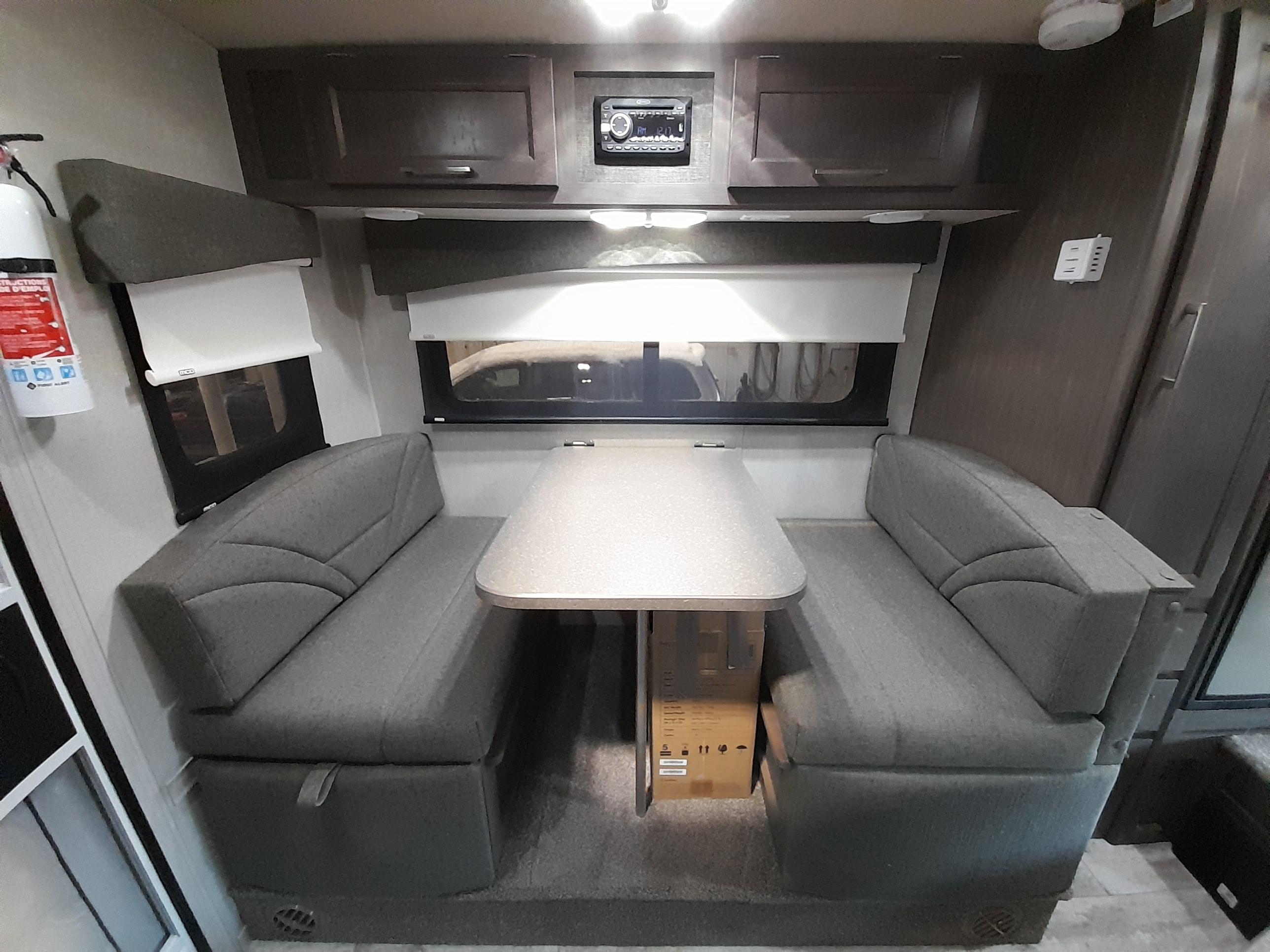 Travel lite Campeur for sale in Lanoraie