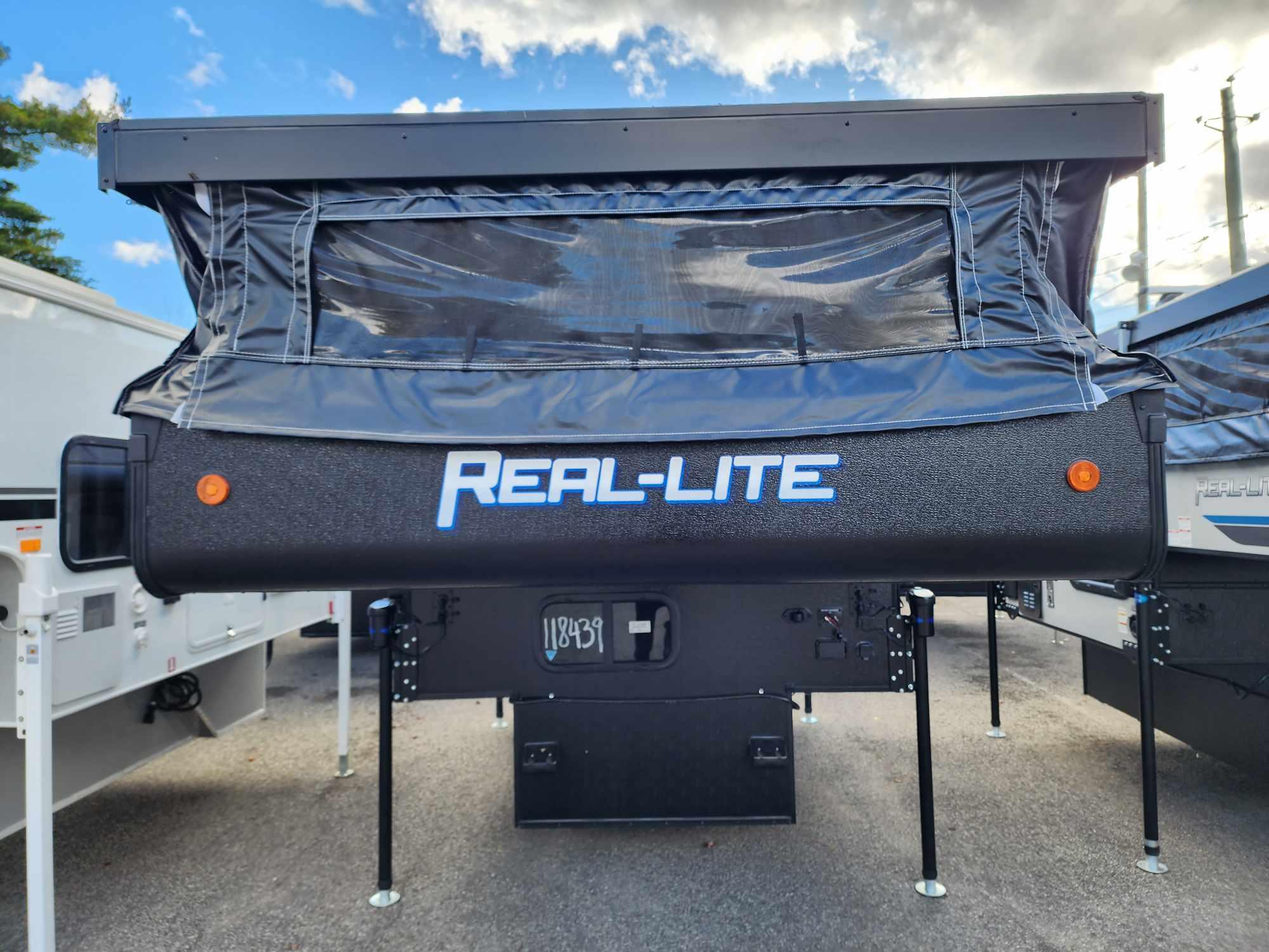 Caravane portée de marque Lance camper à vendre à Lanoraie