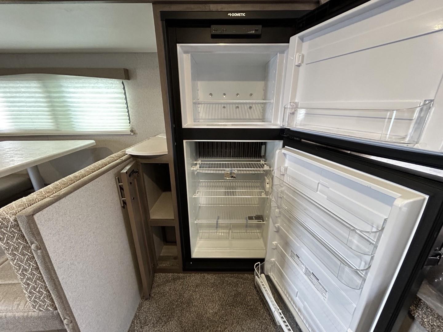 Caravane portée de marque Adventurer à vendre à Lanoraie