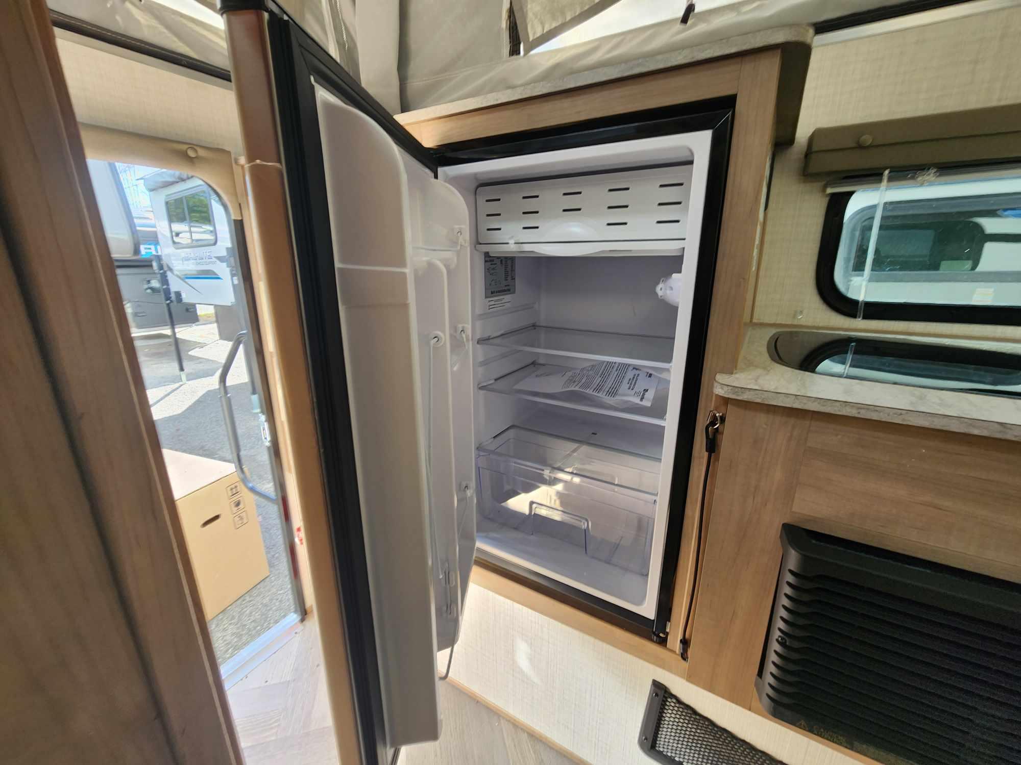 Caravane portée de marque Lance camper à vendre à Lanoraie