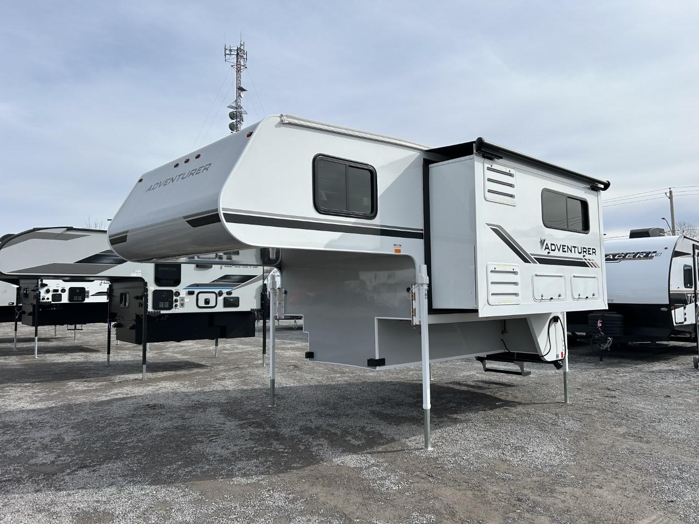 Caravane portée de marque Adventurer à vendre à Lanoraie