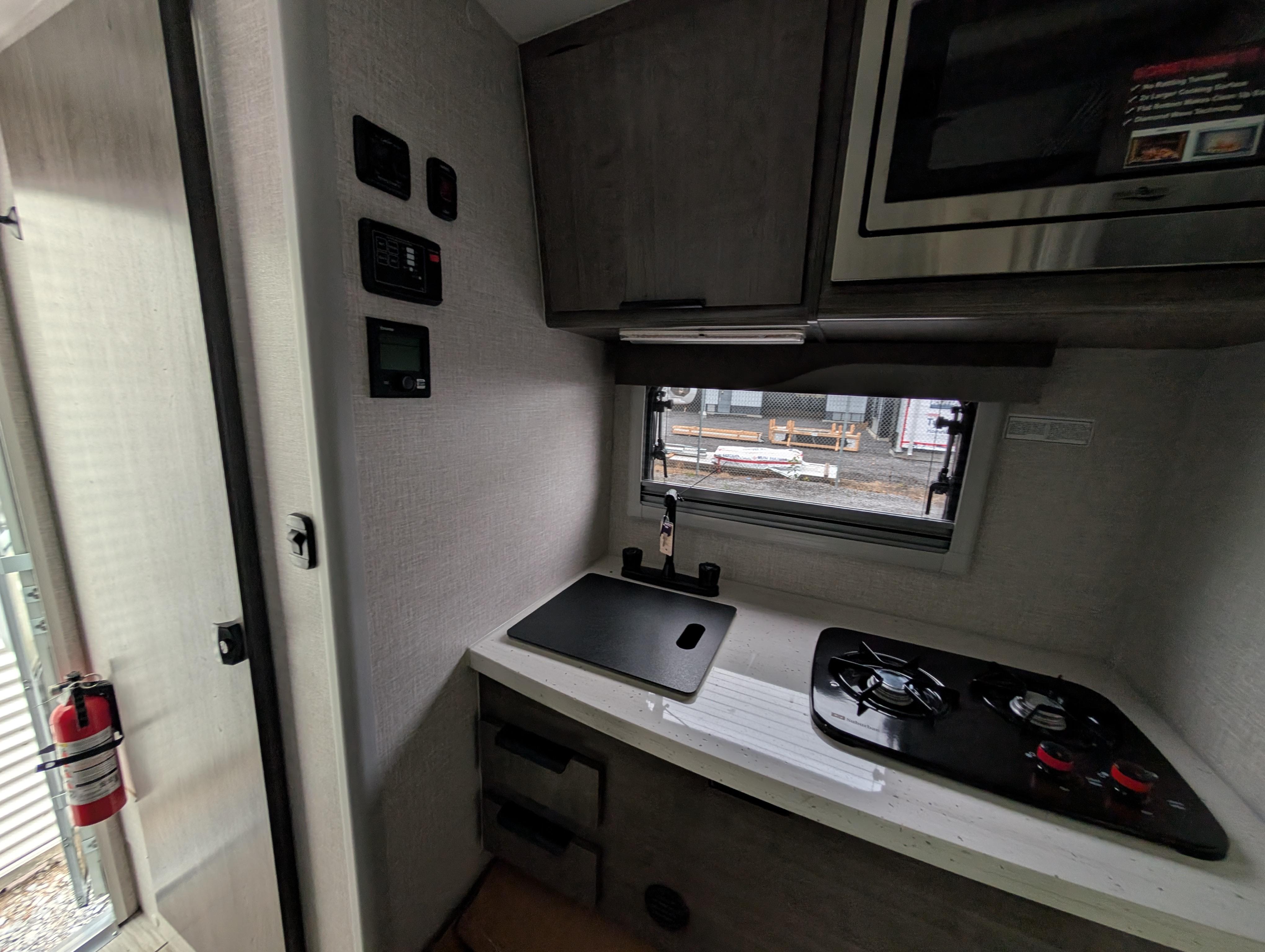 Caravane portée de marque Lance camper à vendre à Lanoraie